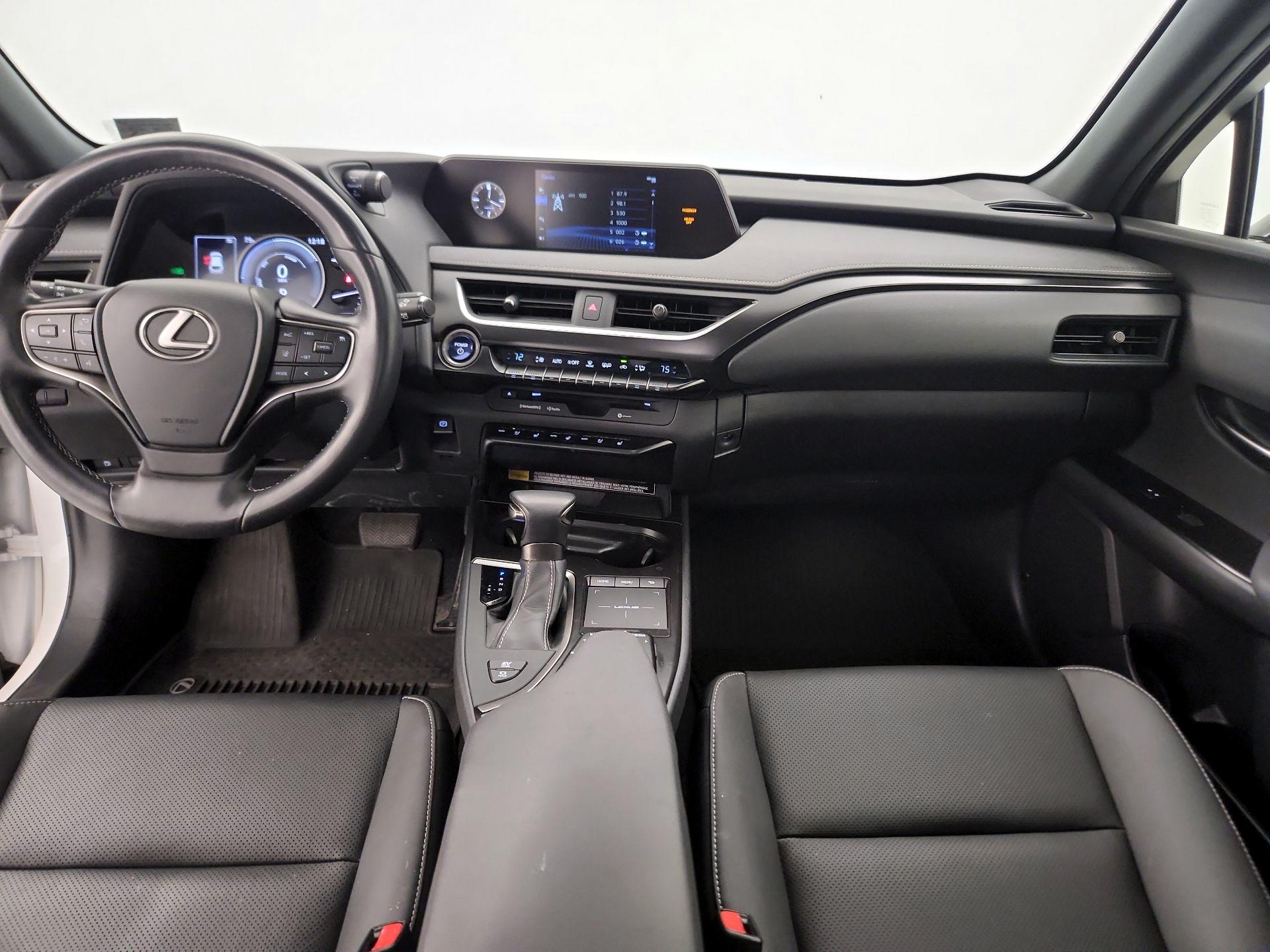 Thumbnail: 2022 Lexus UX - 9