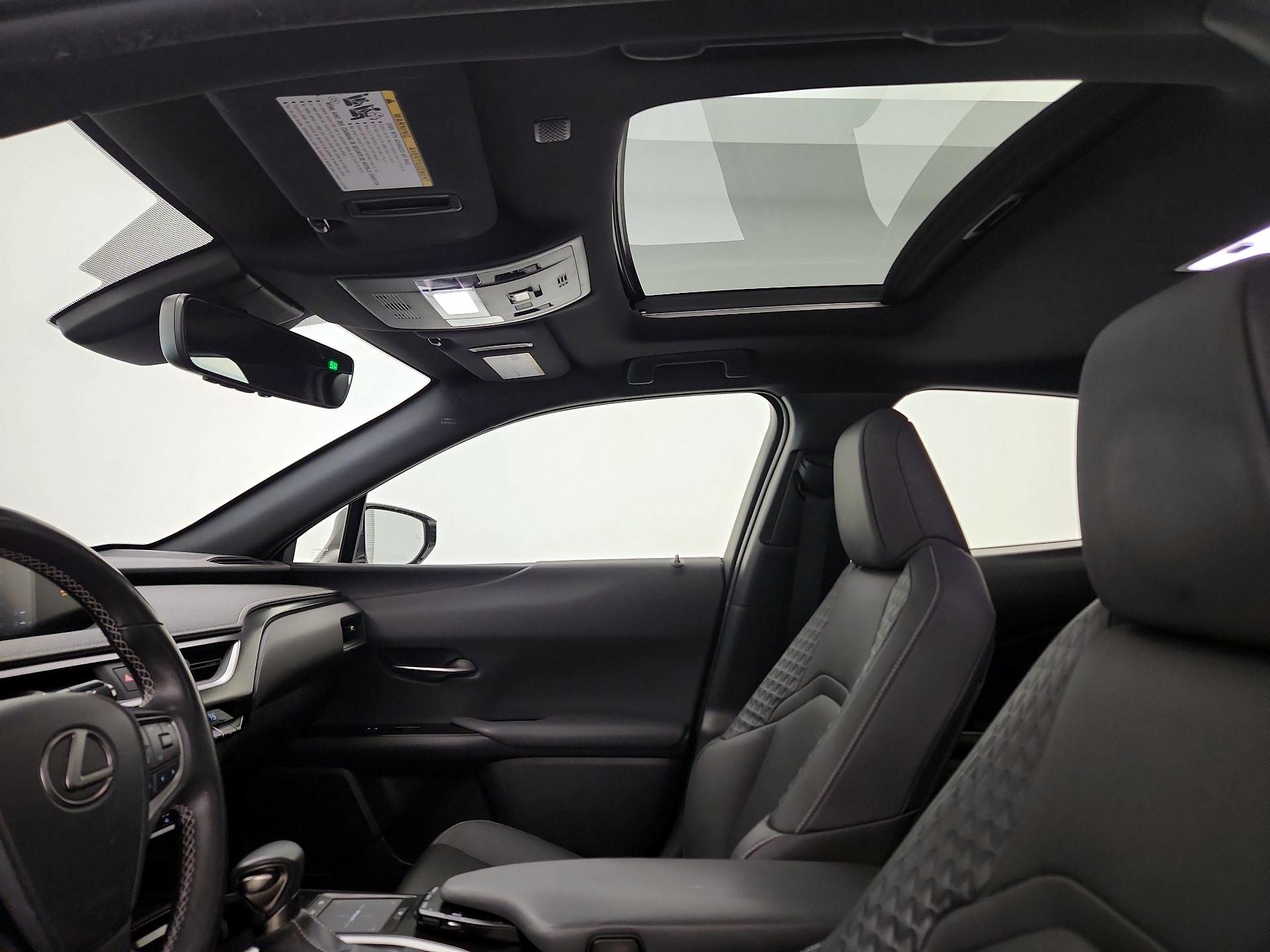 Thumbnail: 2022 Lexus UX - 20