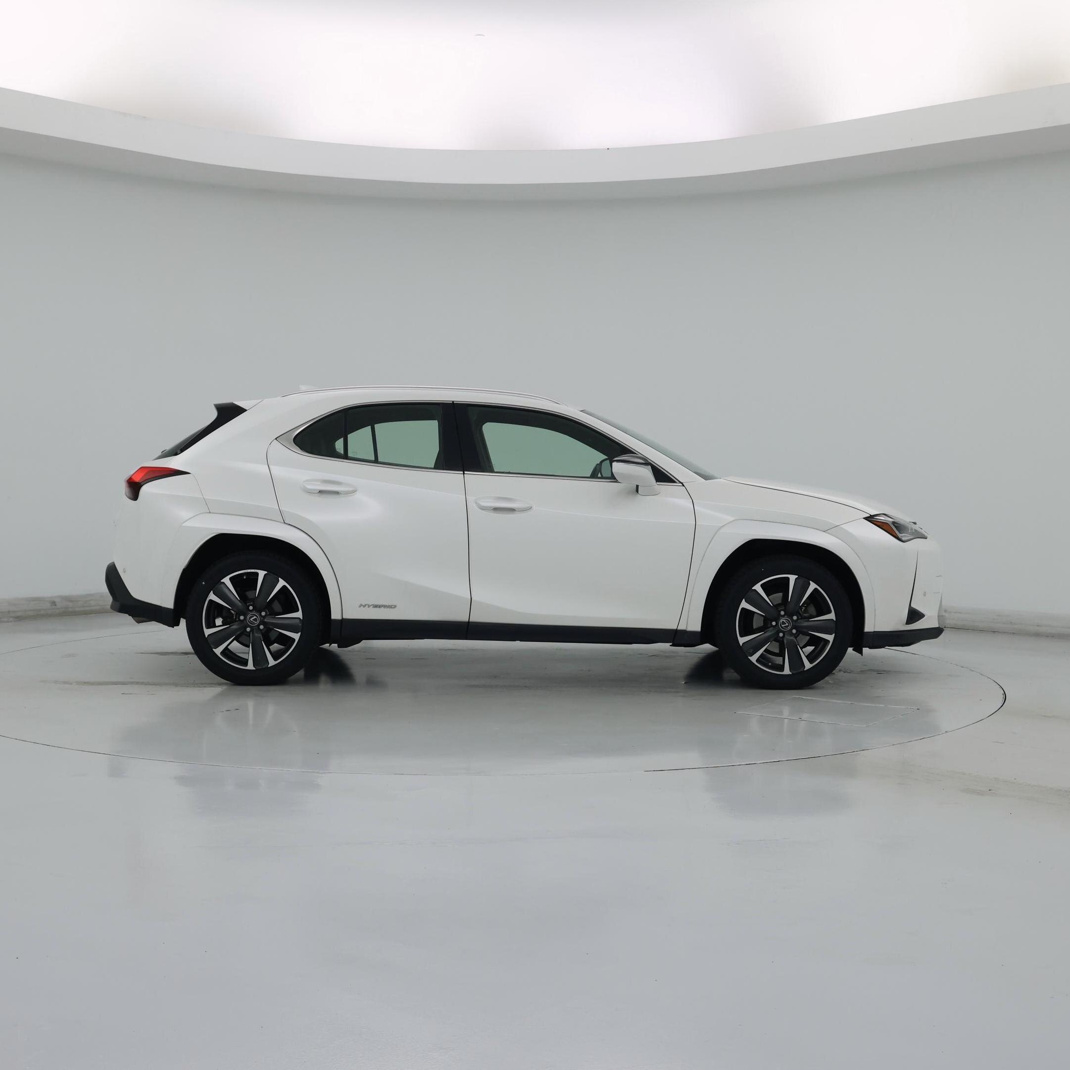 Thumbnail: 2022 Lexus UX - 7