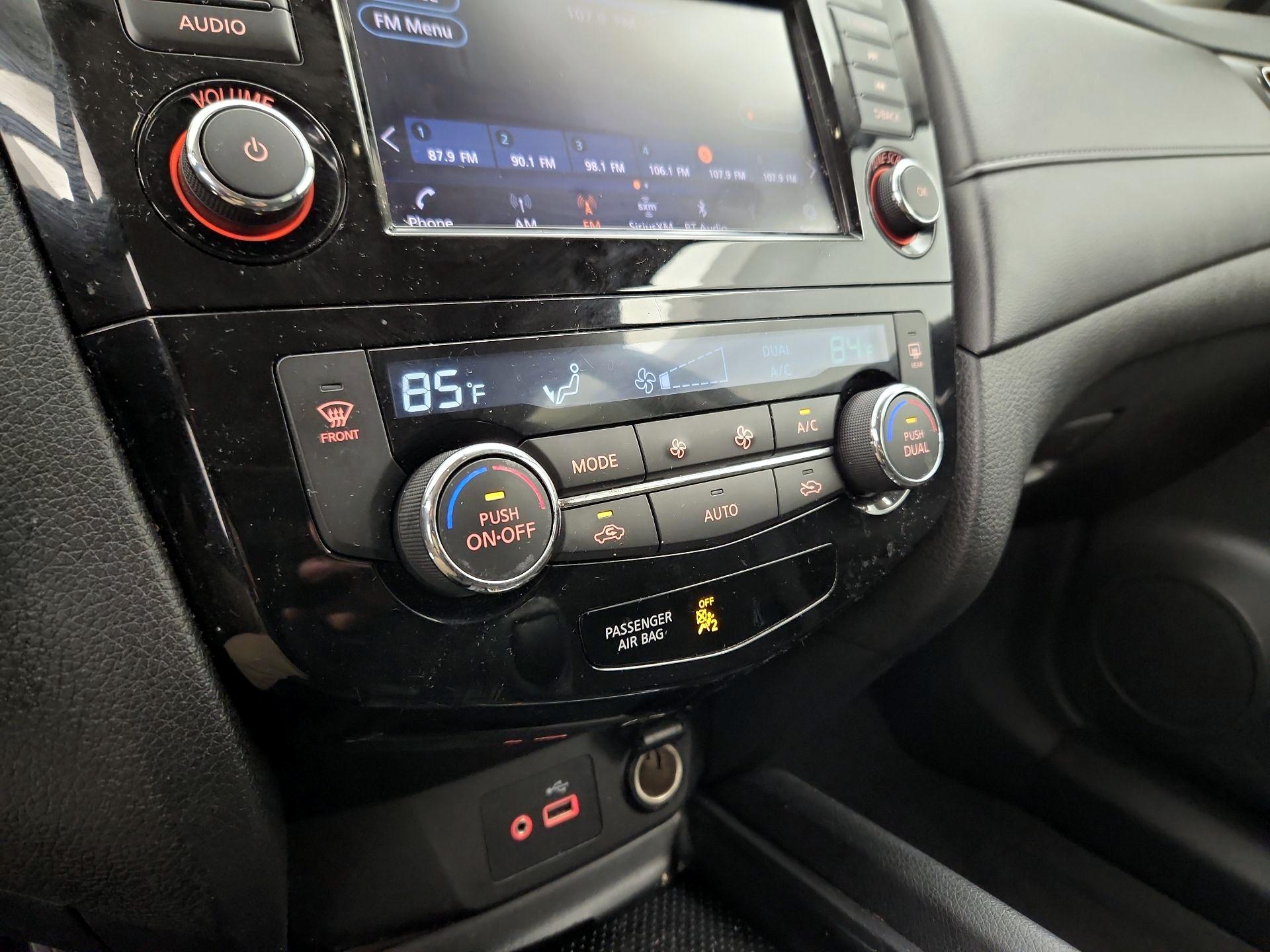 Thumbnail: 2018 Nissan Rogue - 17