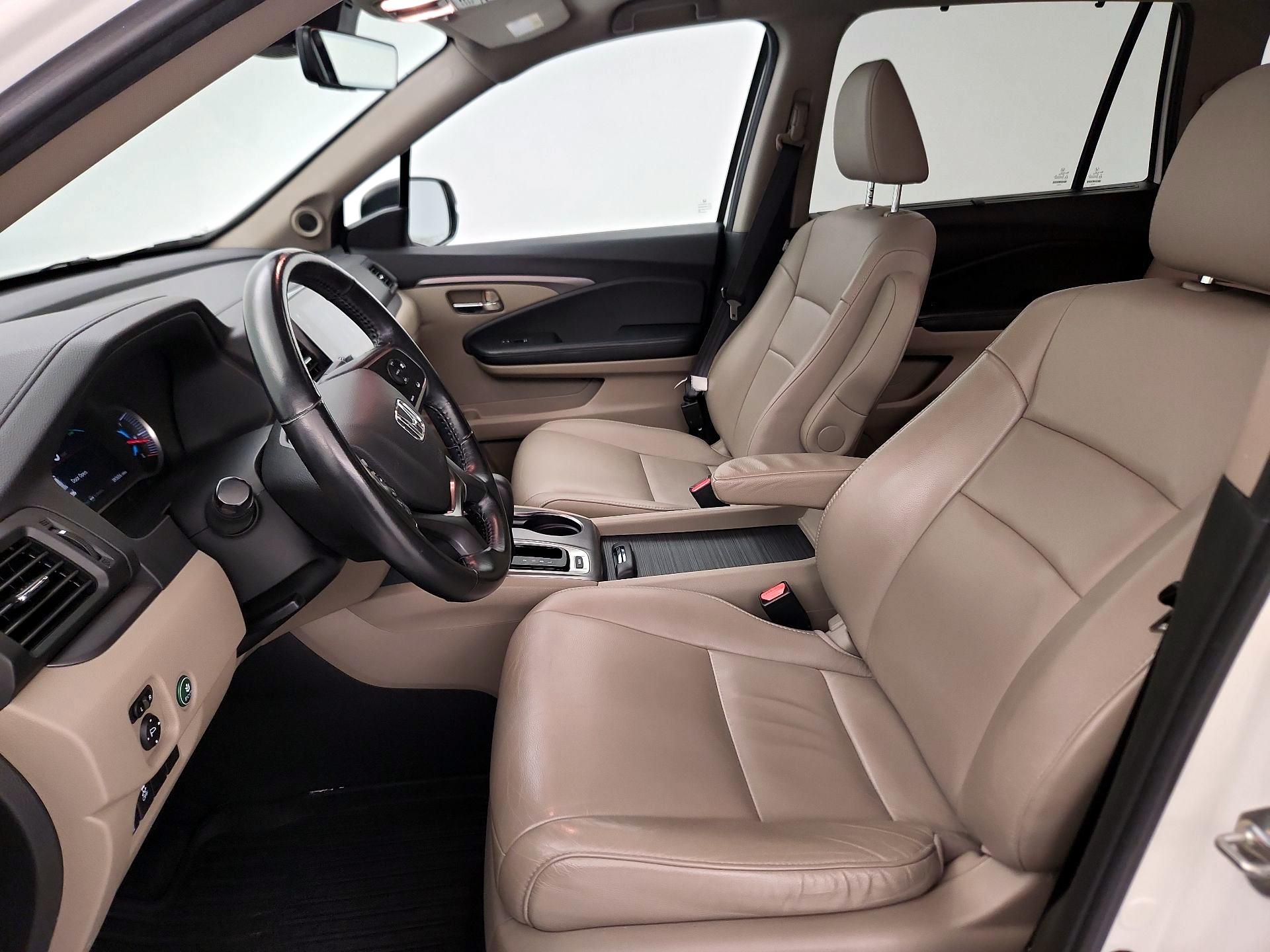 Thumbnail: 2019 Honda Pilot - 11