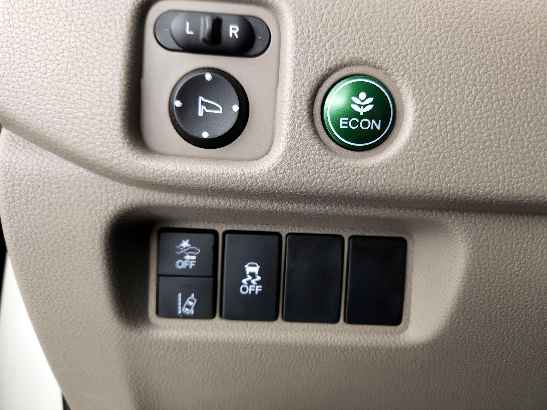 Thumbnail: 2019 Honda Pilot - 13