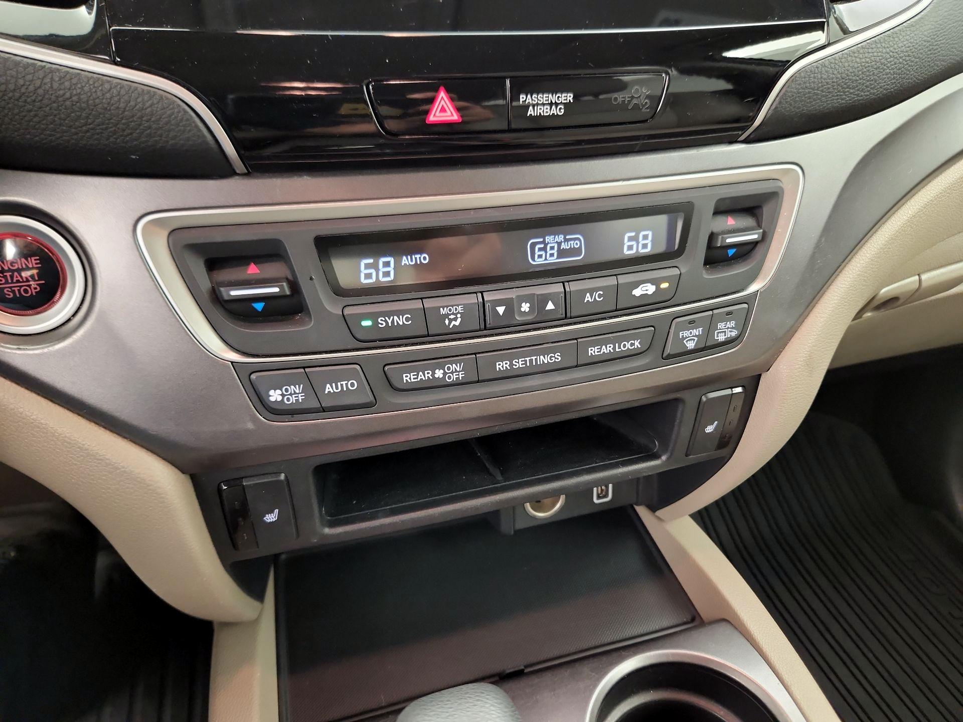 Thumbnail: 2019 Honda Pilot - 16