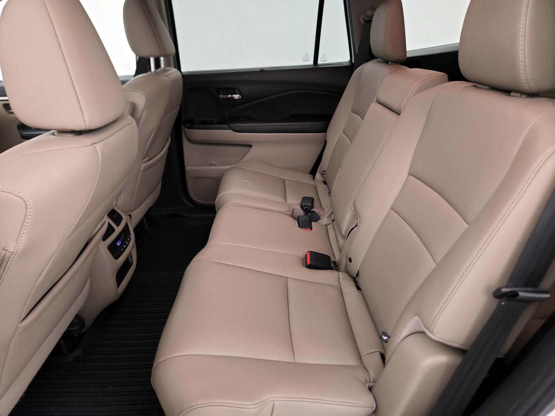 Thumbnail: 2019 Honda Pilot - 20