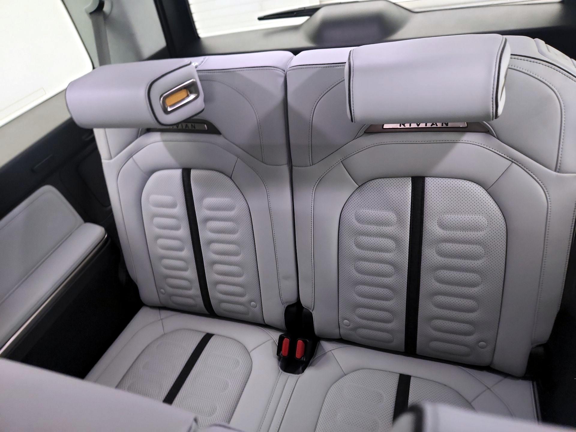 Thumbnail: 2023 Rivian R1S - 20