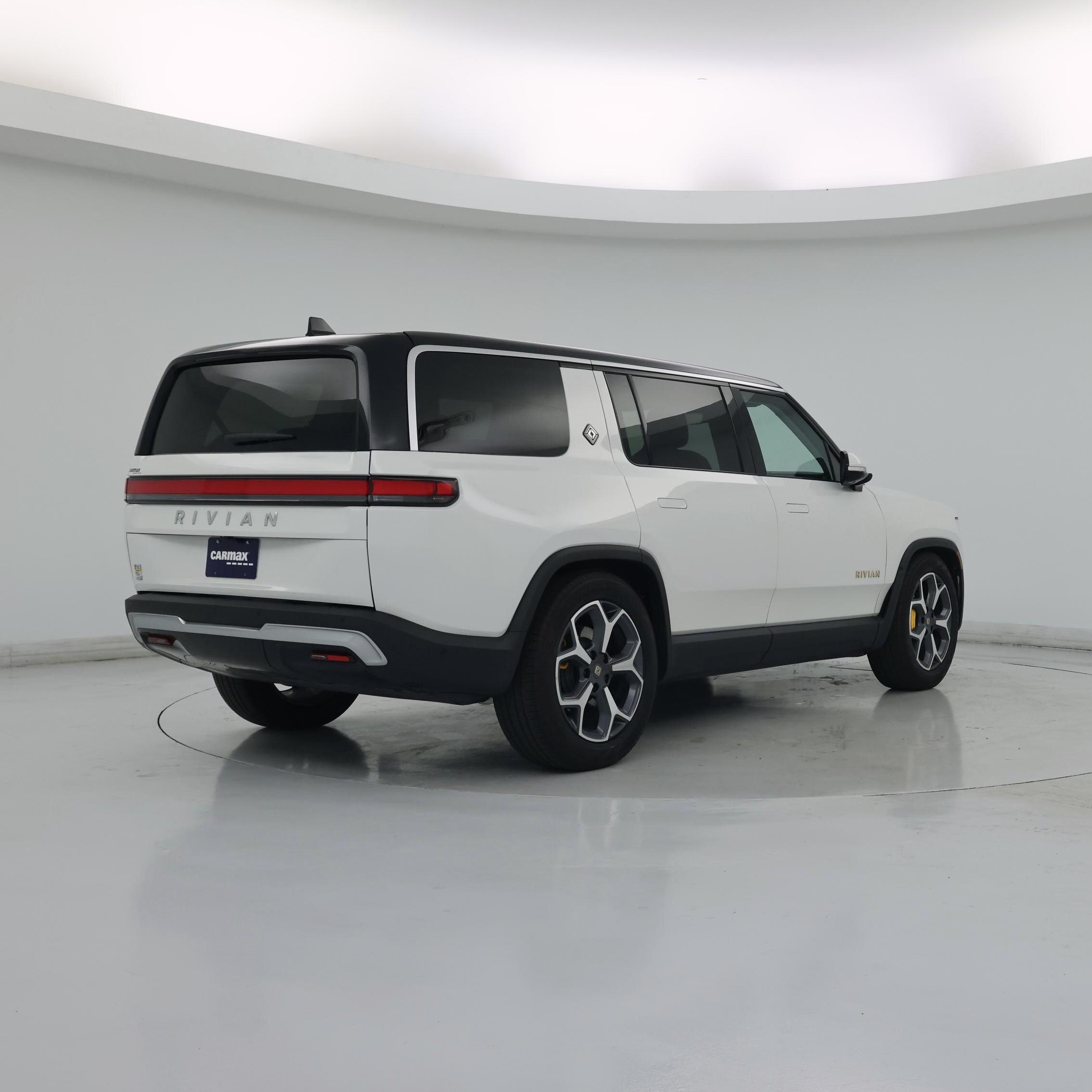 Thumbnail: 2023 Rivian R1S - 8