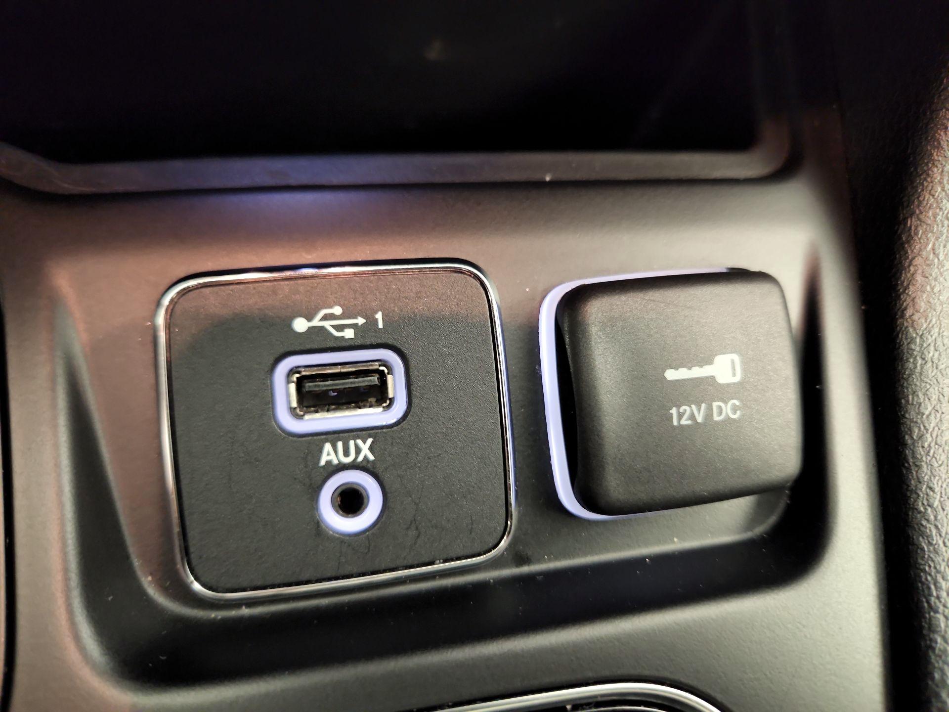 Thumbnail: 2019 Jeep Cherokee - 19
