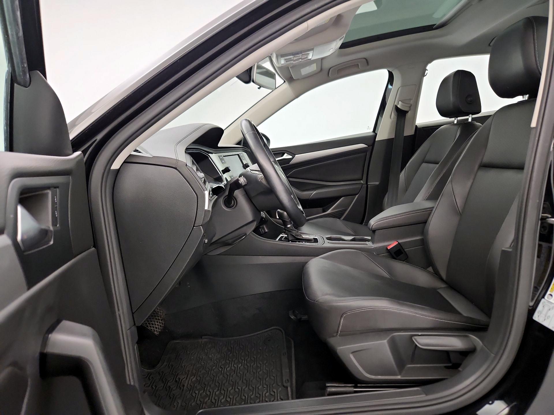 Thumbnail: 2019 Volkswagen Jetta - 11