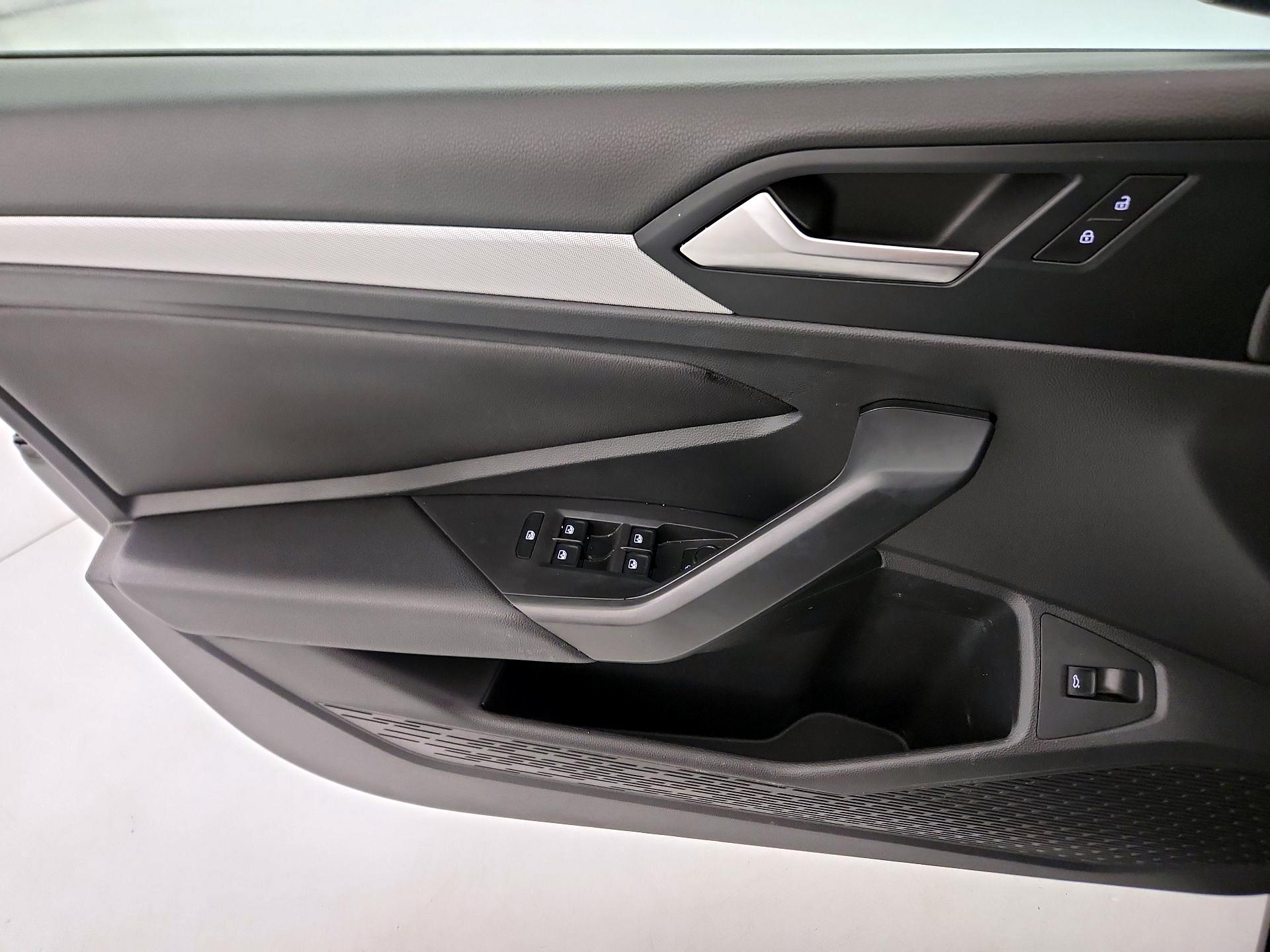 Thumbnail: 2019 Volkswagen Jetta - 12