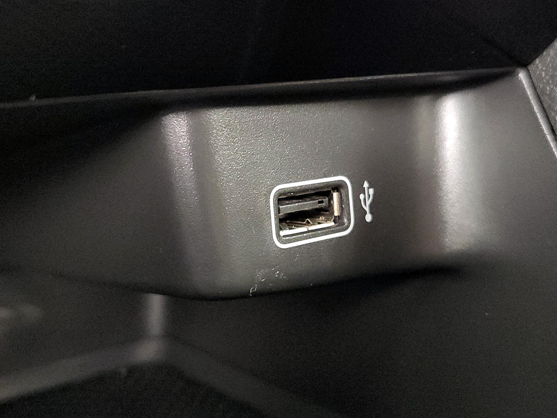 Thumbnail: 2019 Volkswagen Jetta - 18
