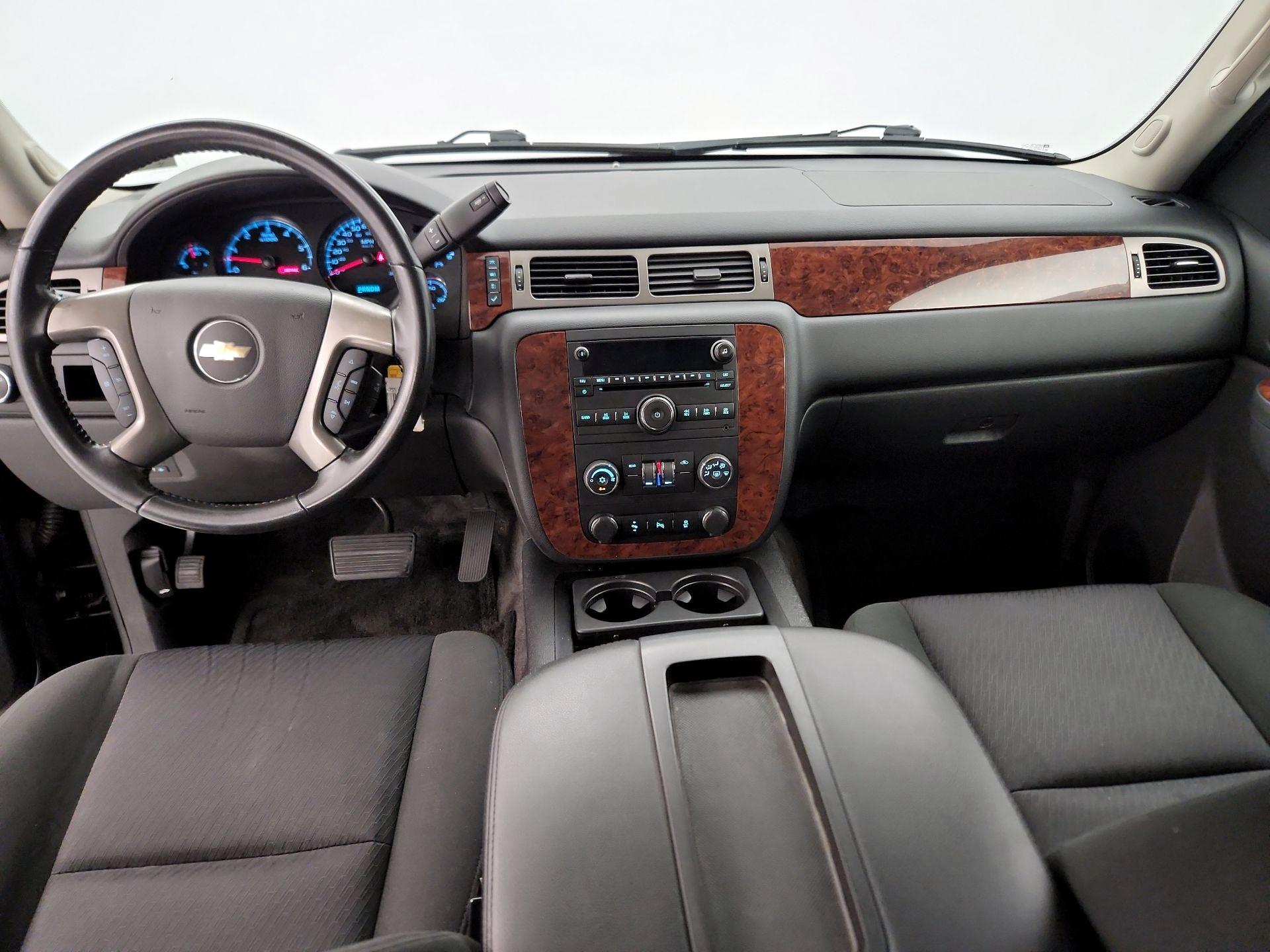 Thumbnail: 2014 Chevrolet Suburban - 9
