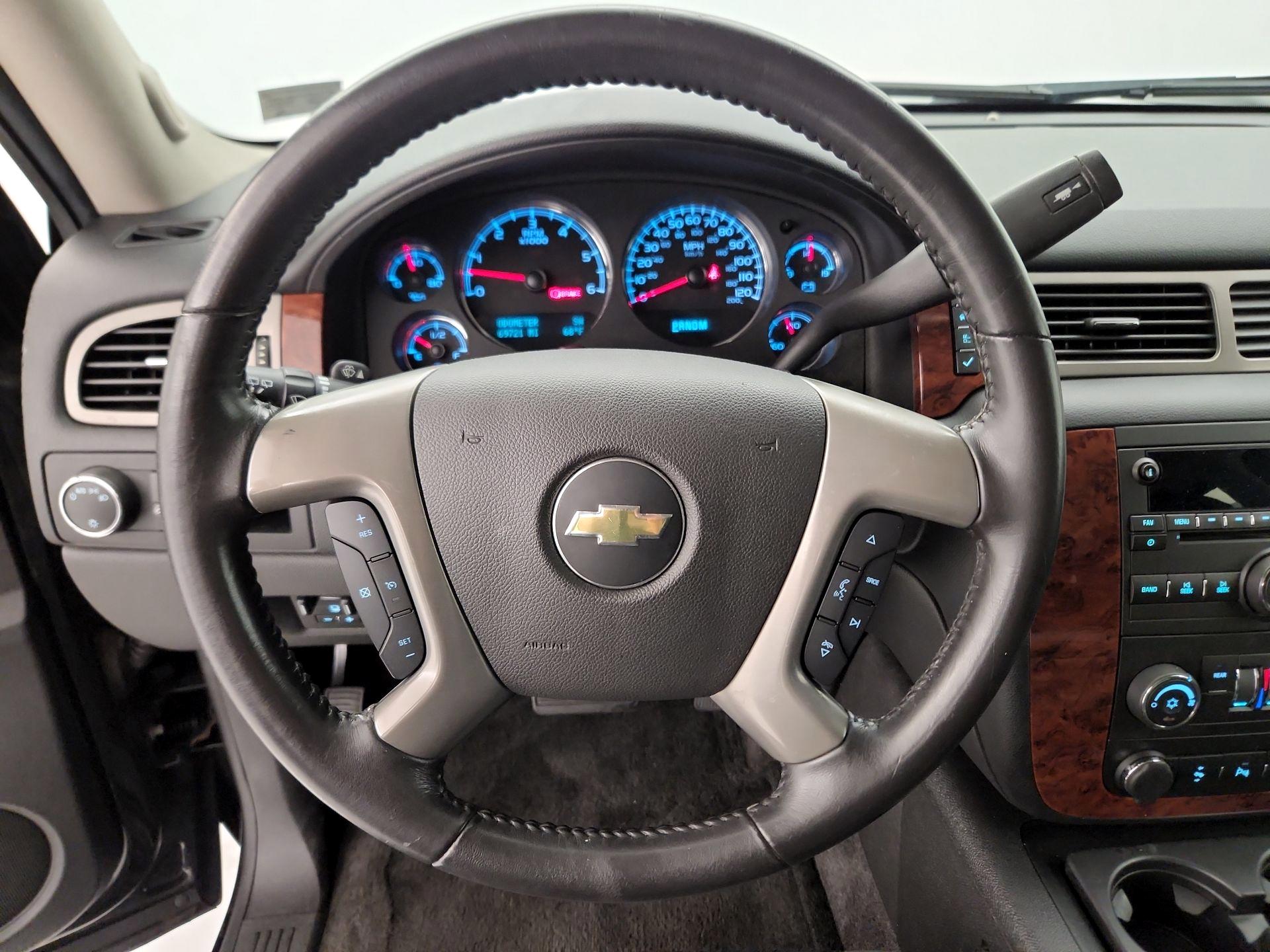 Thumbnail: 2014 Chevrolet Suburban - 10