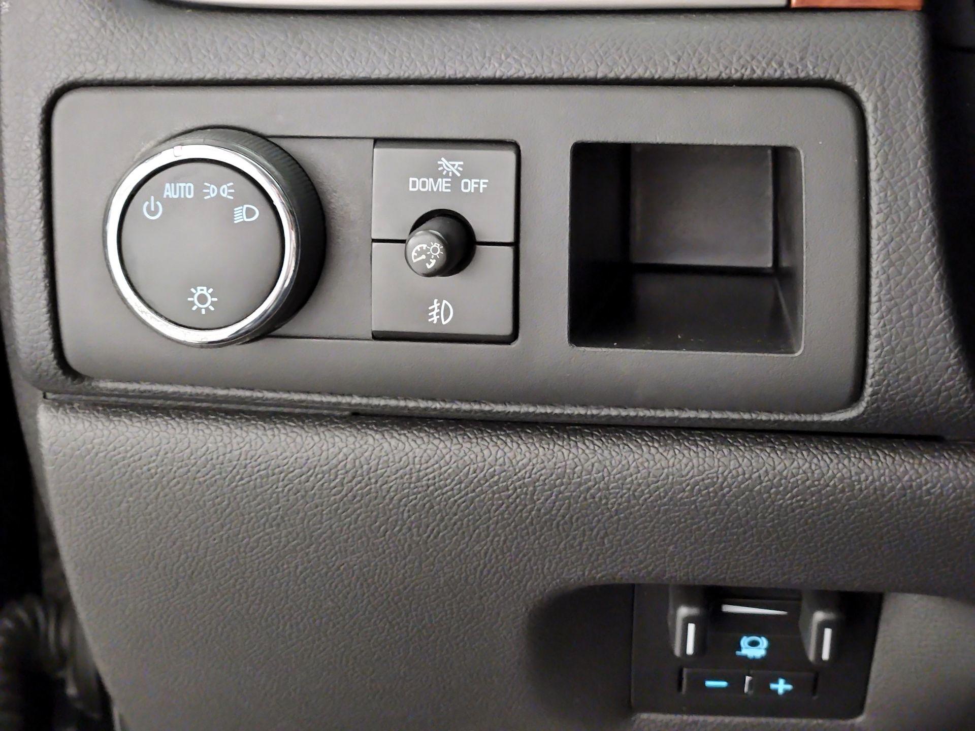 Thumbnail: 2014 Chevrolet Suburban - 13