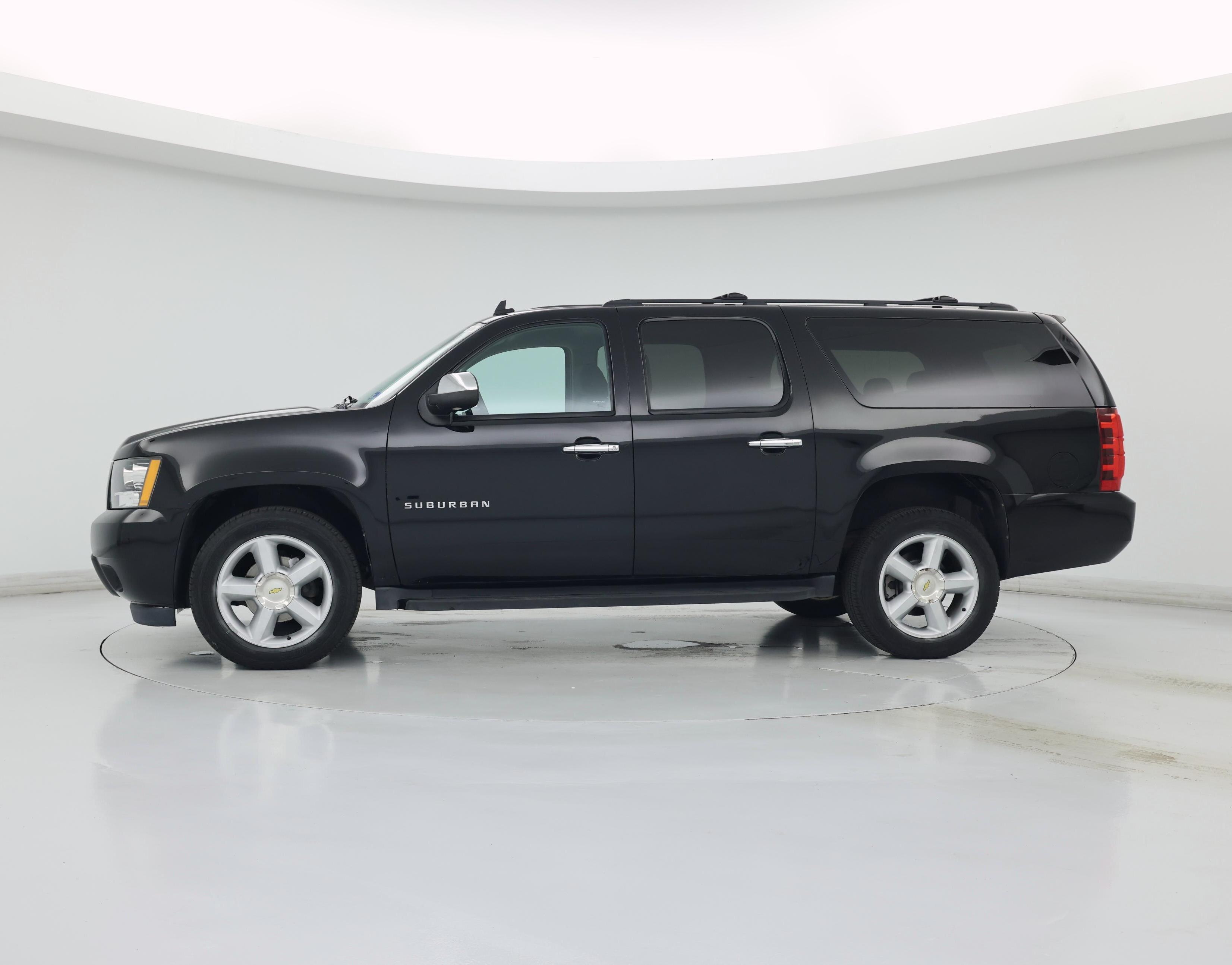 Thumbnail: 2014 Chevrolet Suburban - 3
