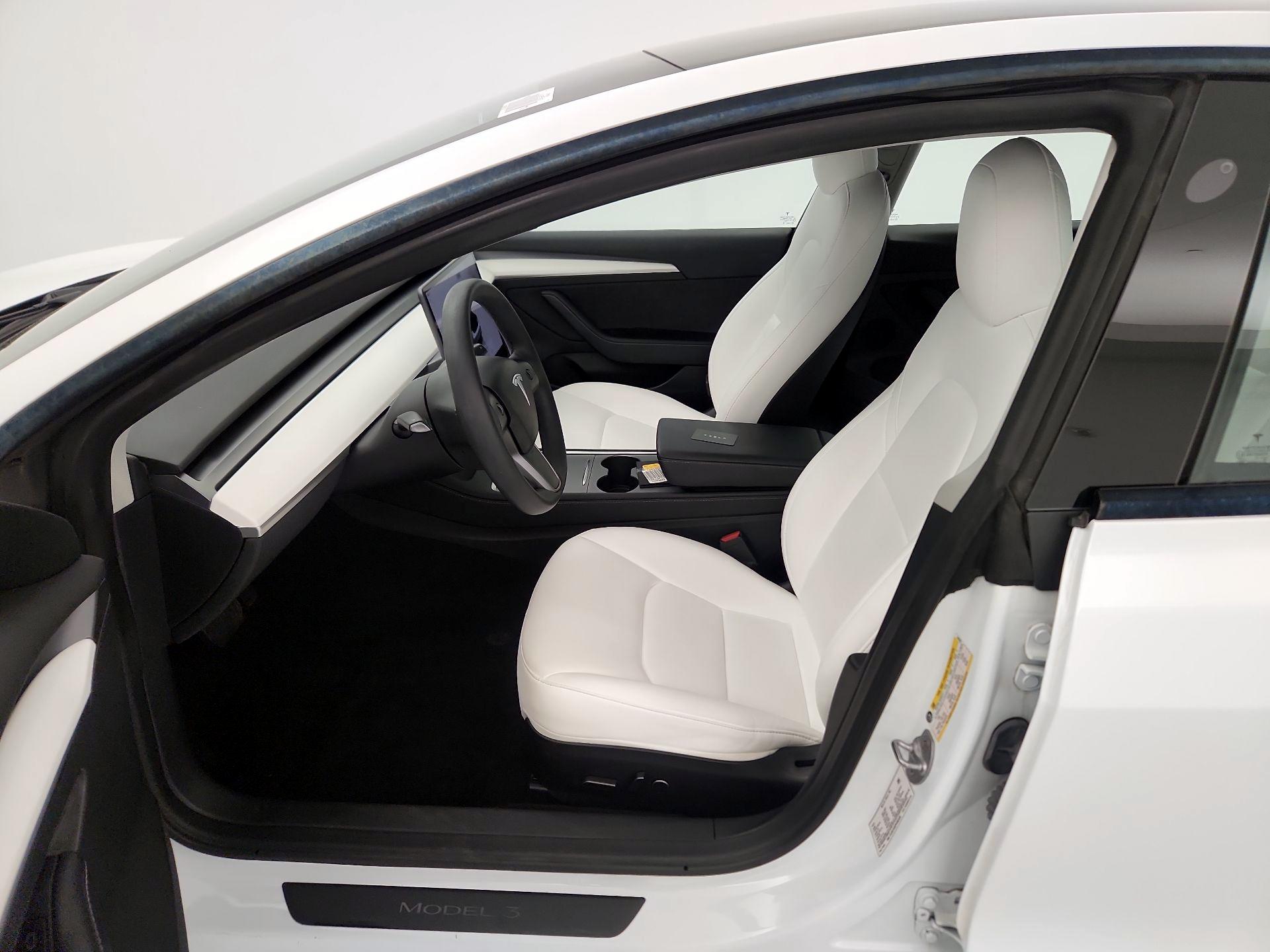 Thumbnail: 2023 Tesla Model 3 - 11
