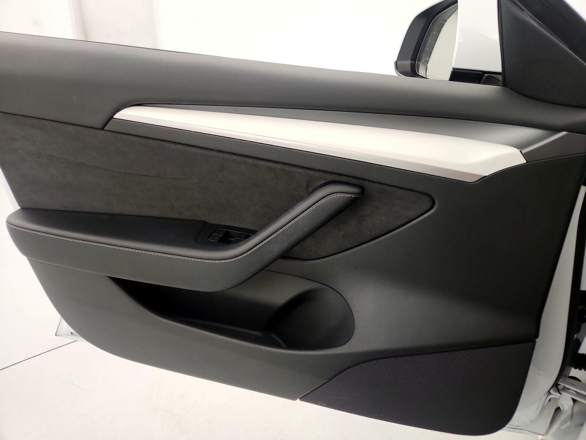 Thumbnail: 2023 Tesla Model 3 - 12