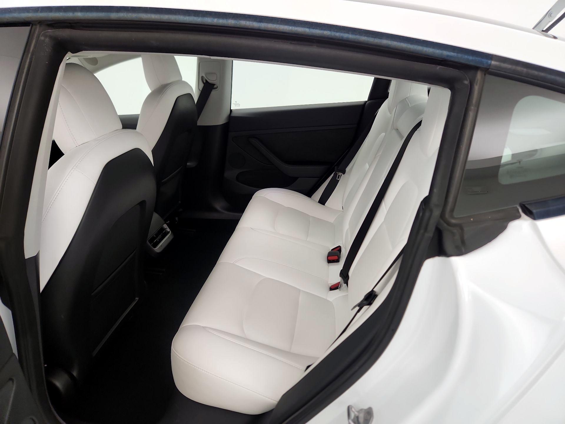 Thumbnail: 2023 Tesla Model 3 - 15