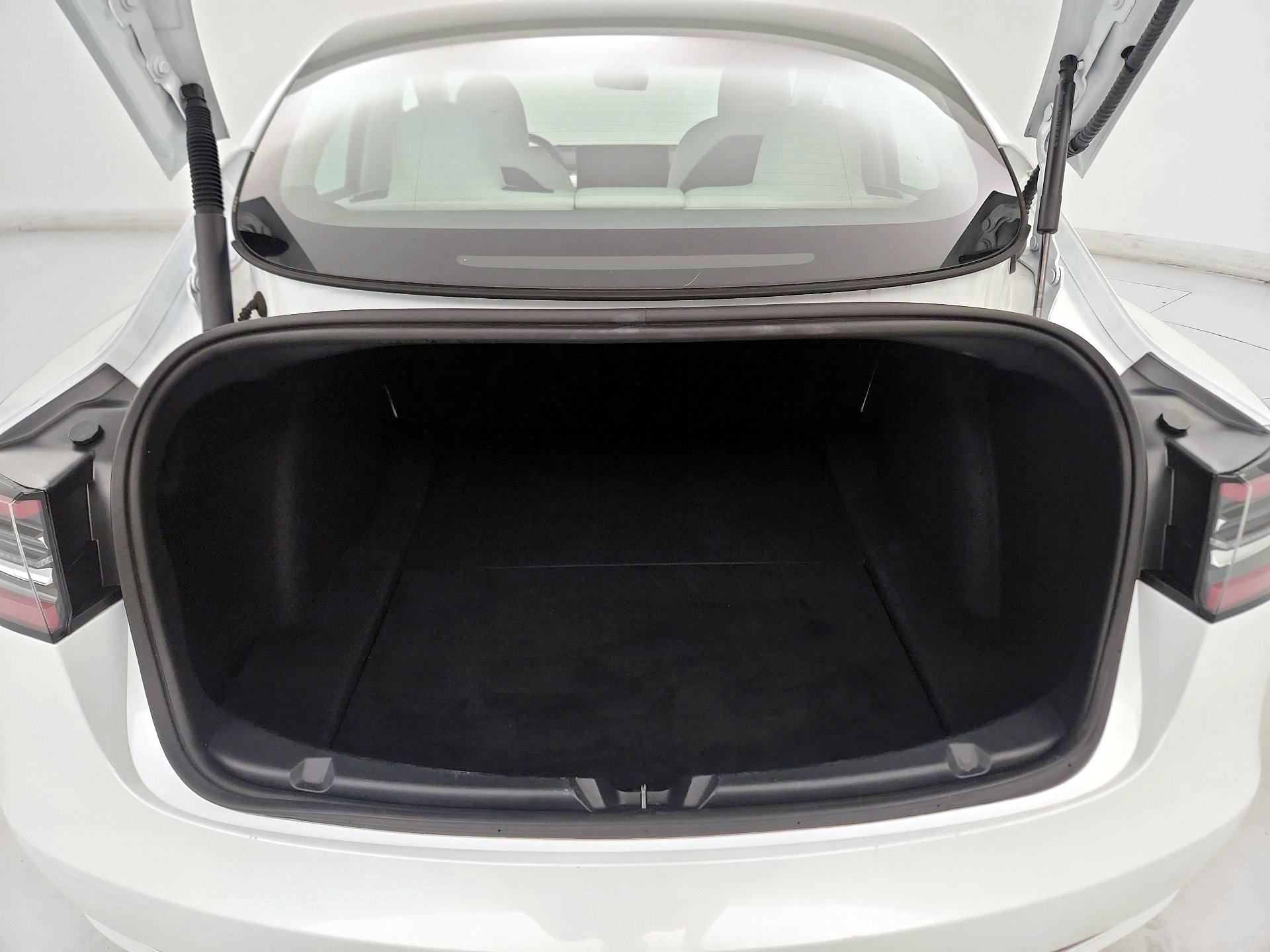 Thumbnail: 2023 Tesla Model 3 - 16