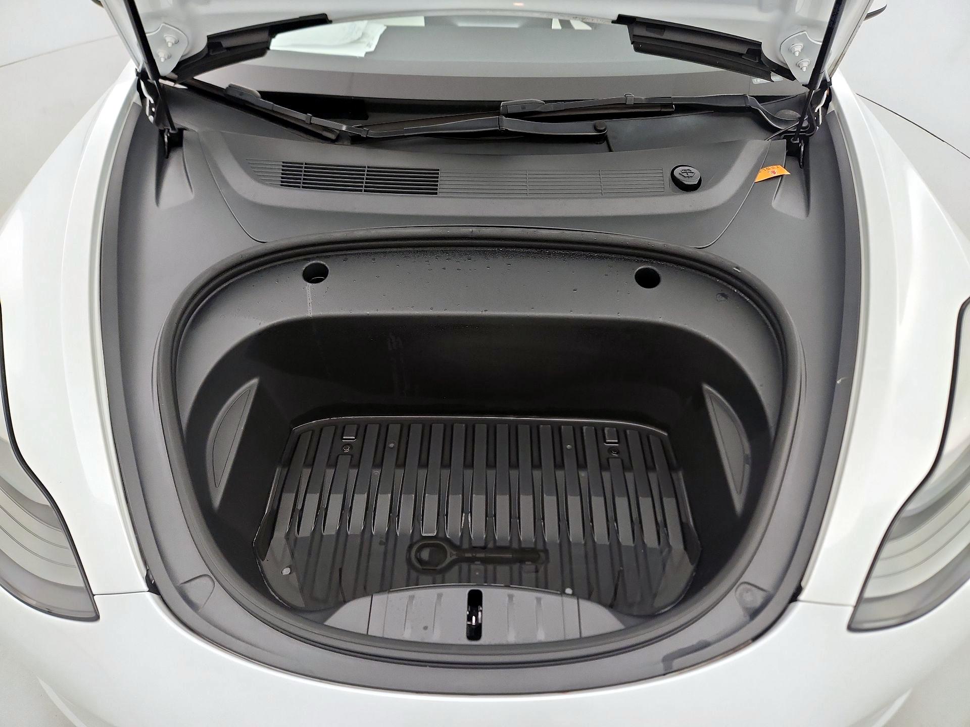 Thumbnail: 2023 Tesla Model 3 - 17