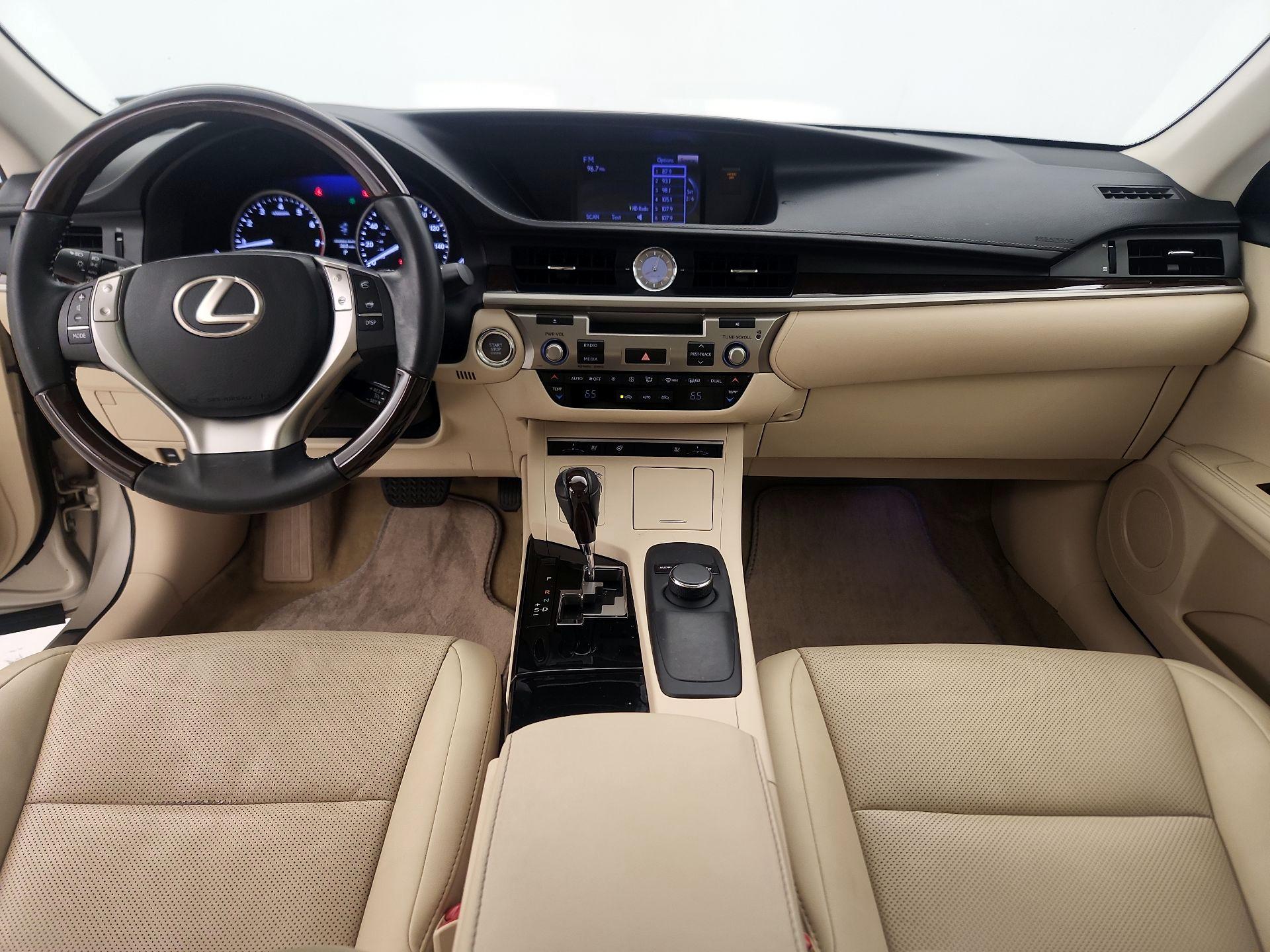 Thumbnail: 2014 Lexus ES - 9
