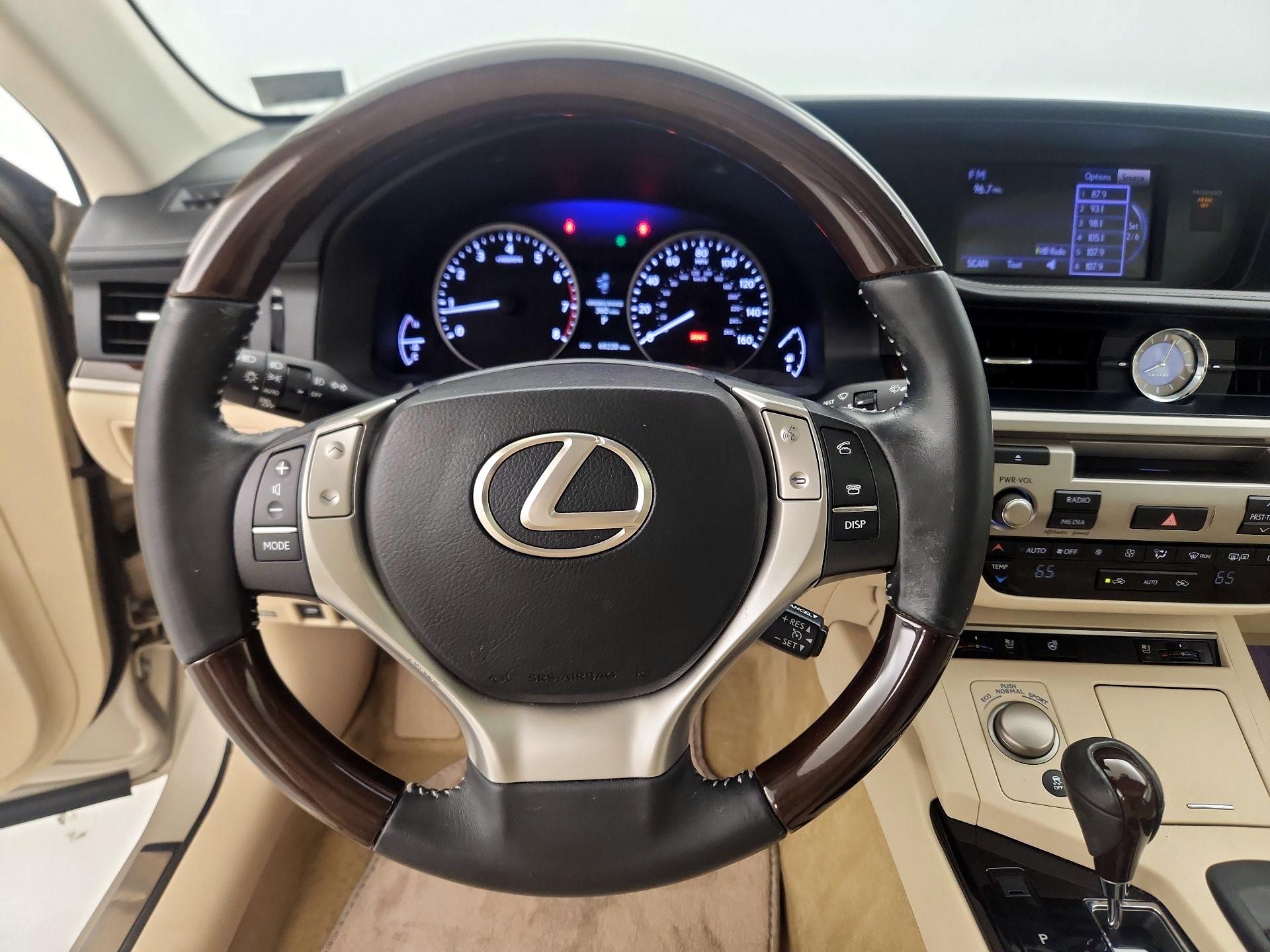Thumbnail: 2014 Lexus ES - 10