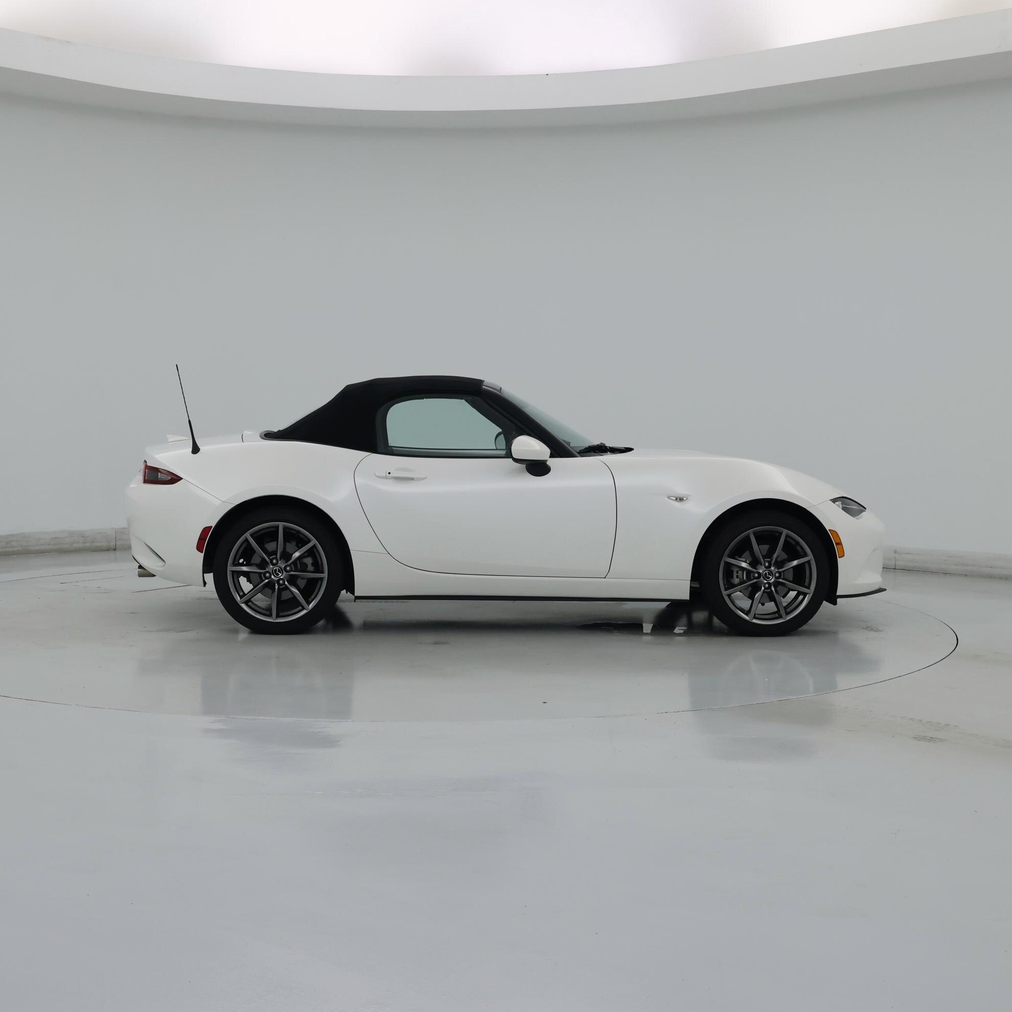 Thumbnail: 2020 Mazda MX-5 Miata - 7
