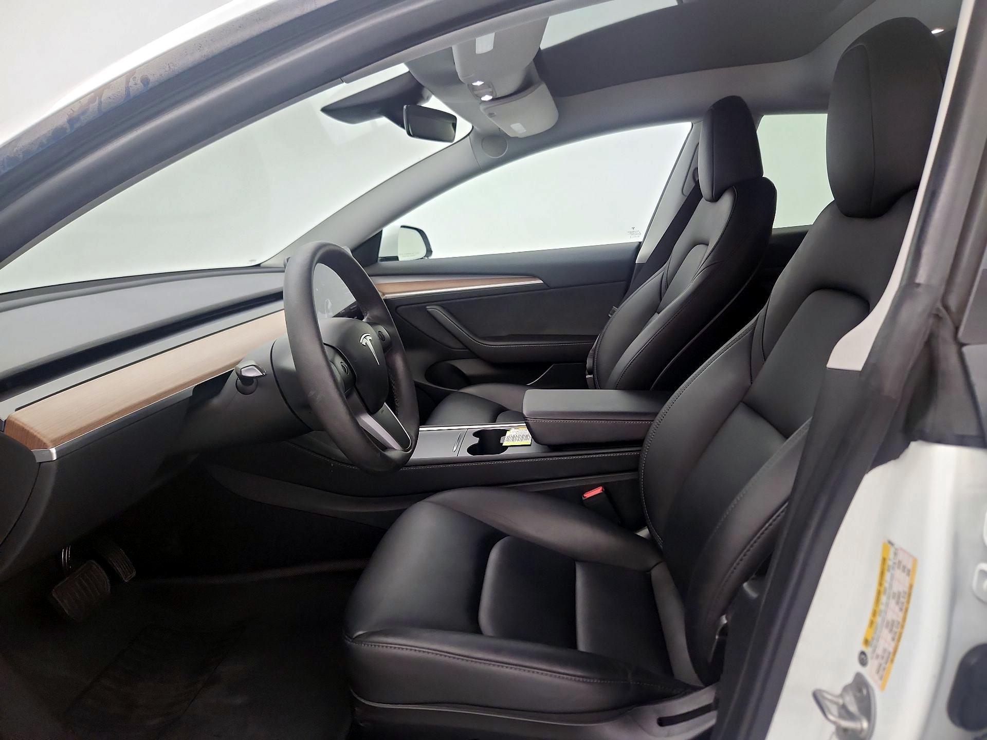 Thumbnail: 2023 Tesla Model 3 - 11