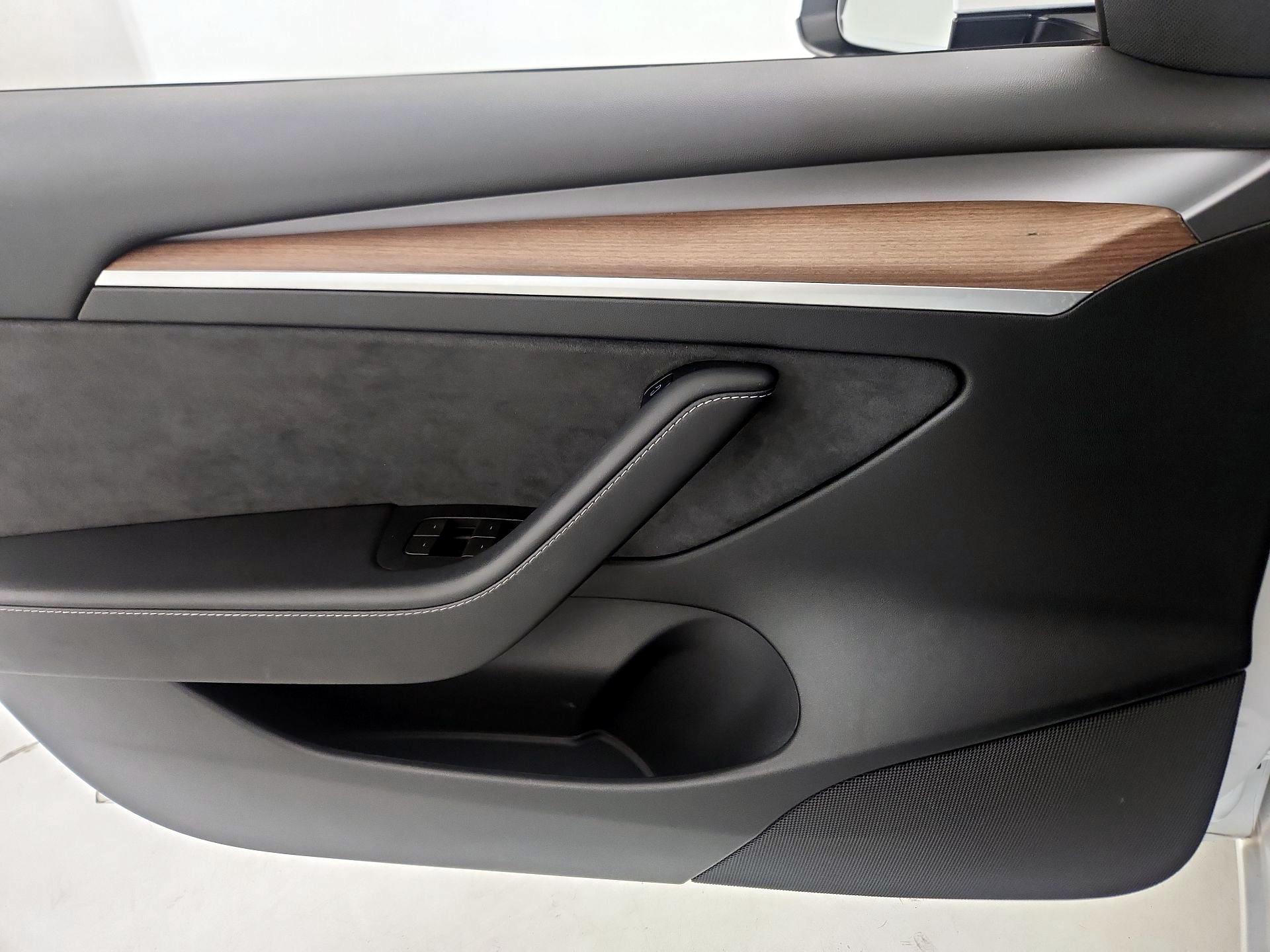 Thumbnail: 2023 Tesla Model 3 - 12