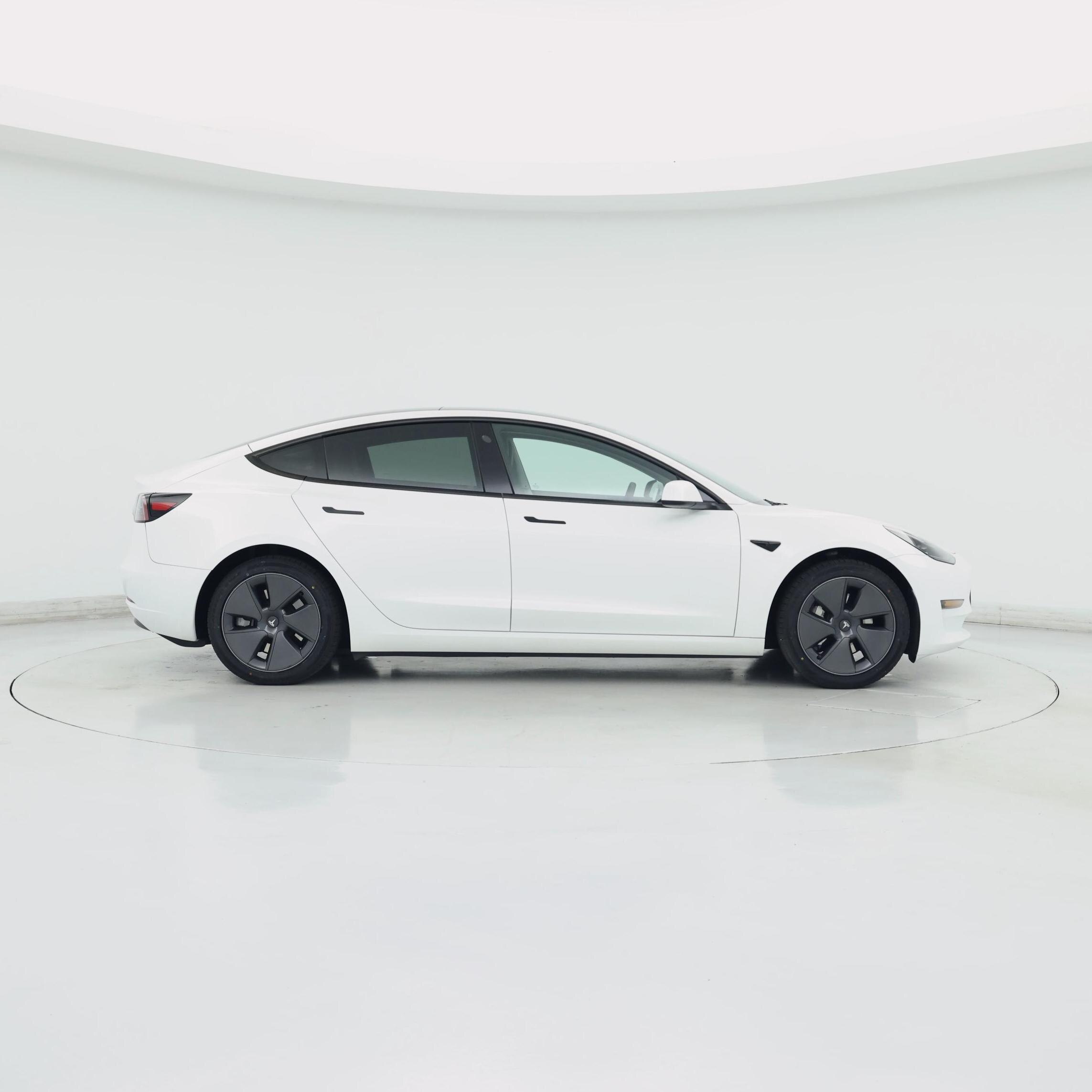 Thumbnail: 2023 Tesla Model 3 - 7