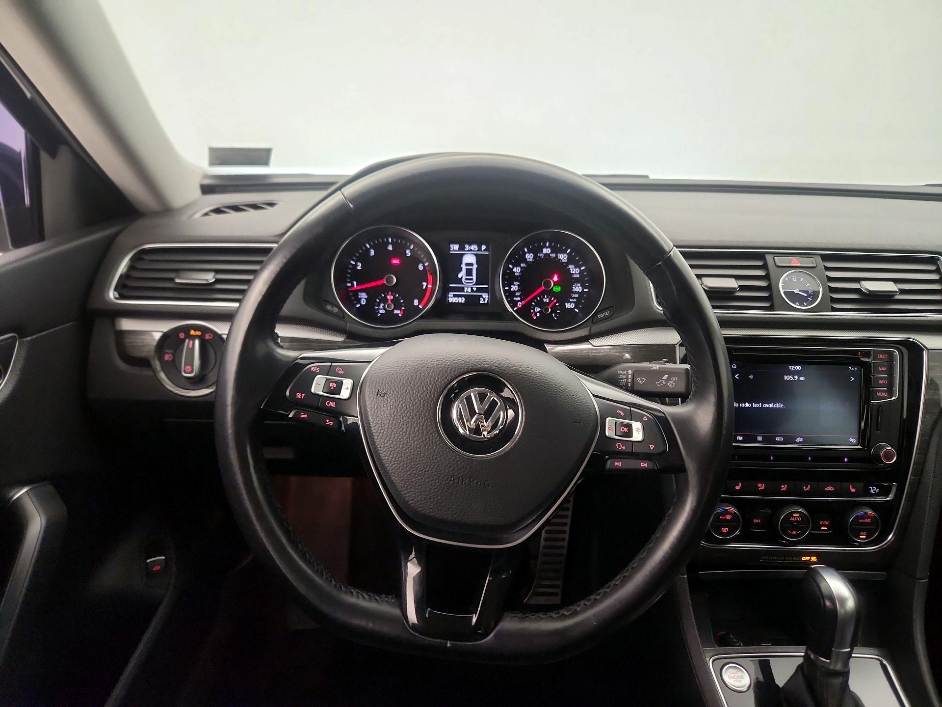 Thumbnail: 2016 Volkswagen Passat - 10