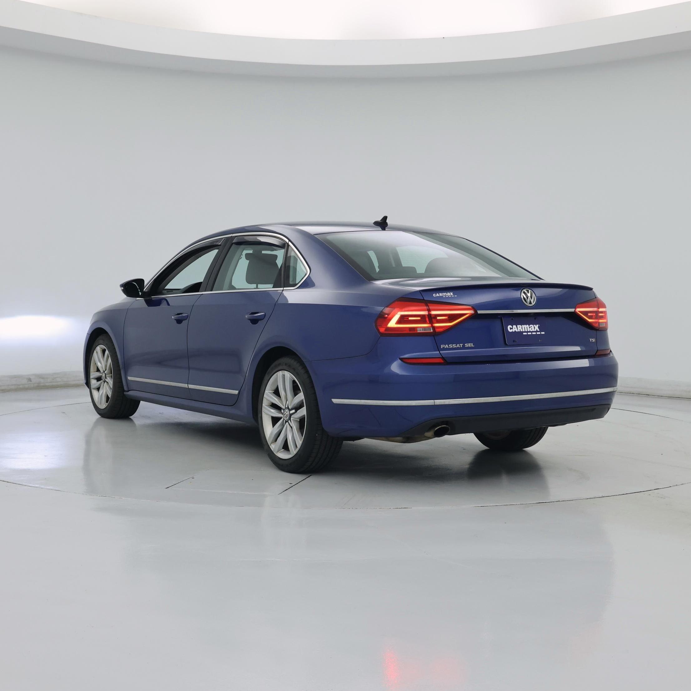 Thumbnail: 2016 Volkswagen Passat - 2