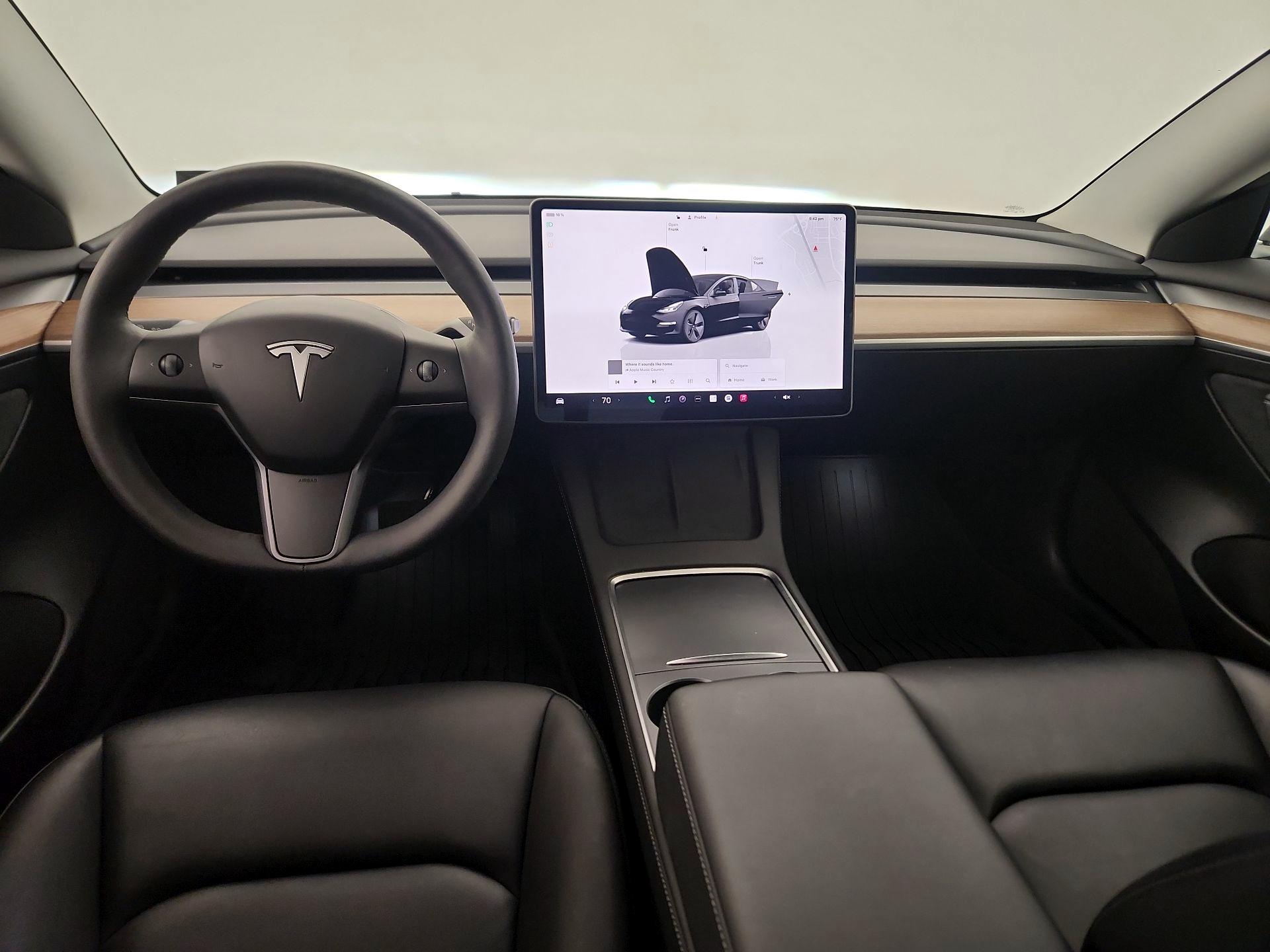 Thumbnail: 2023 Tesla Model 3 - 9