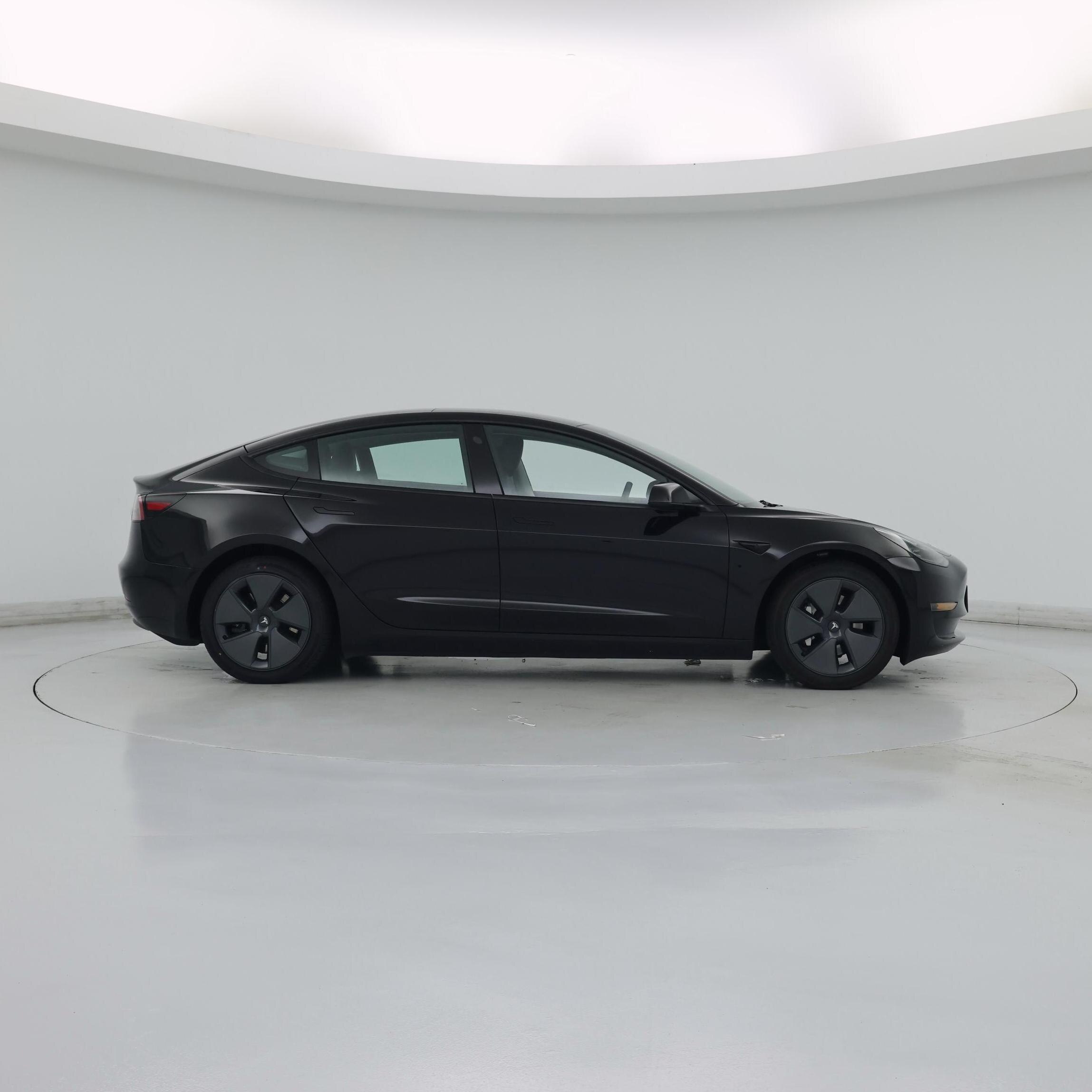 Thumbnail: 2023 Tesla Model 3 - 7