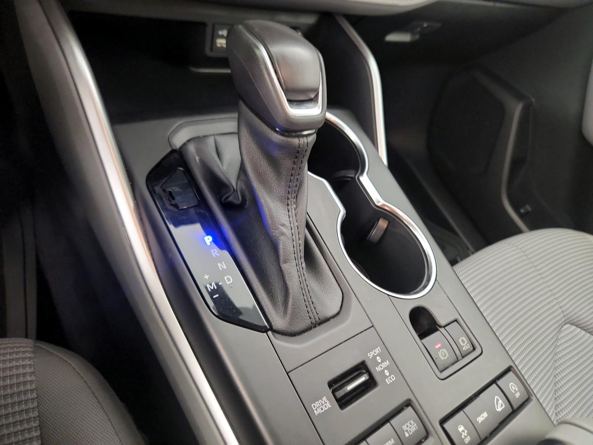 Thumbnail: 2022 Toyota Highlander - 15