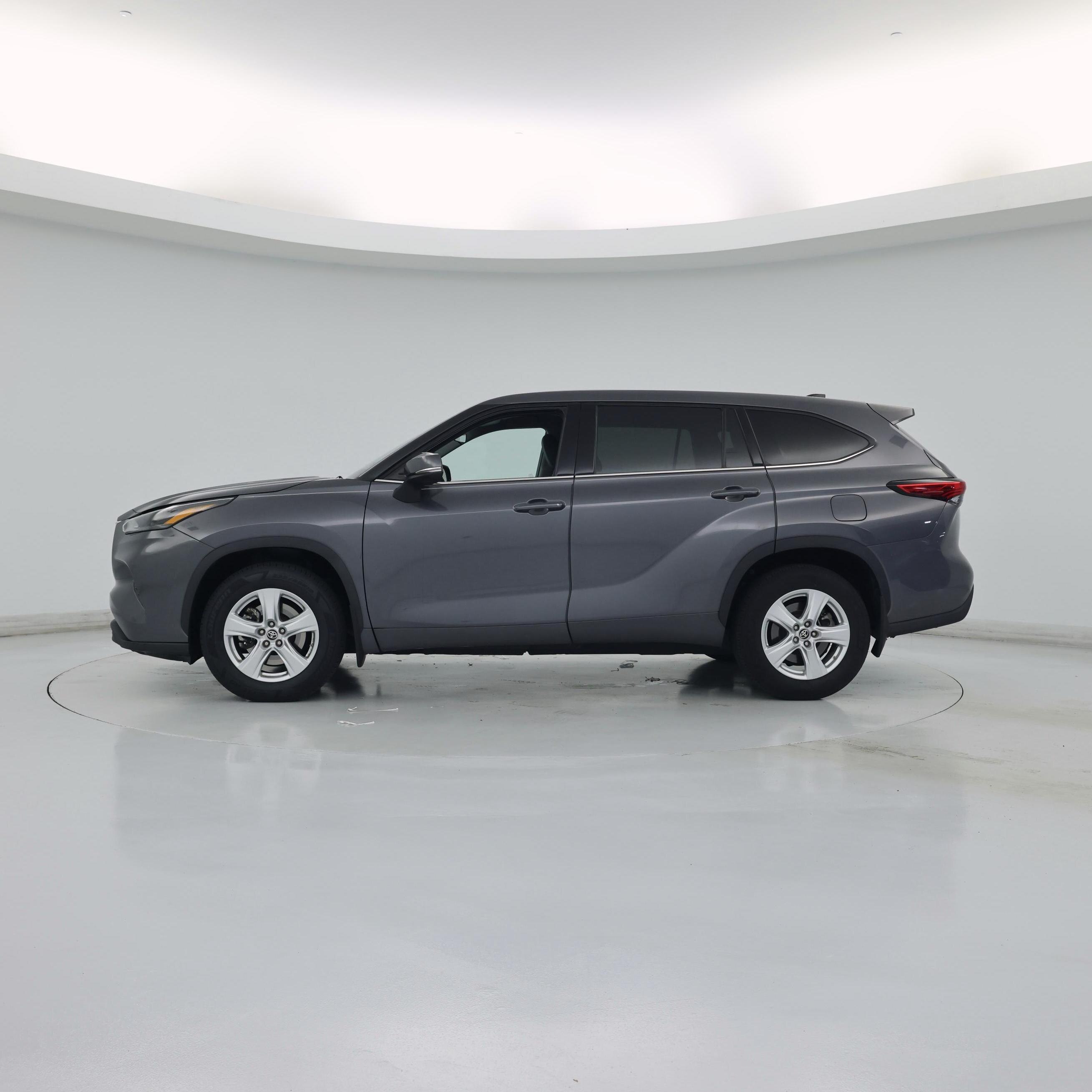 Thumbnail: 2022 Toyota Highlander - 3