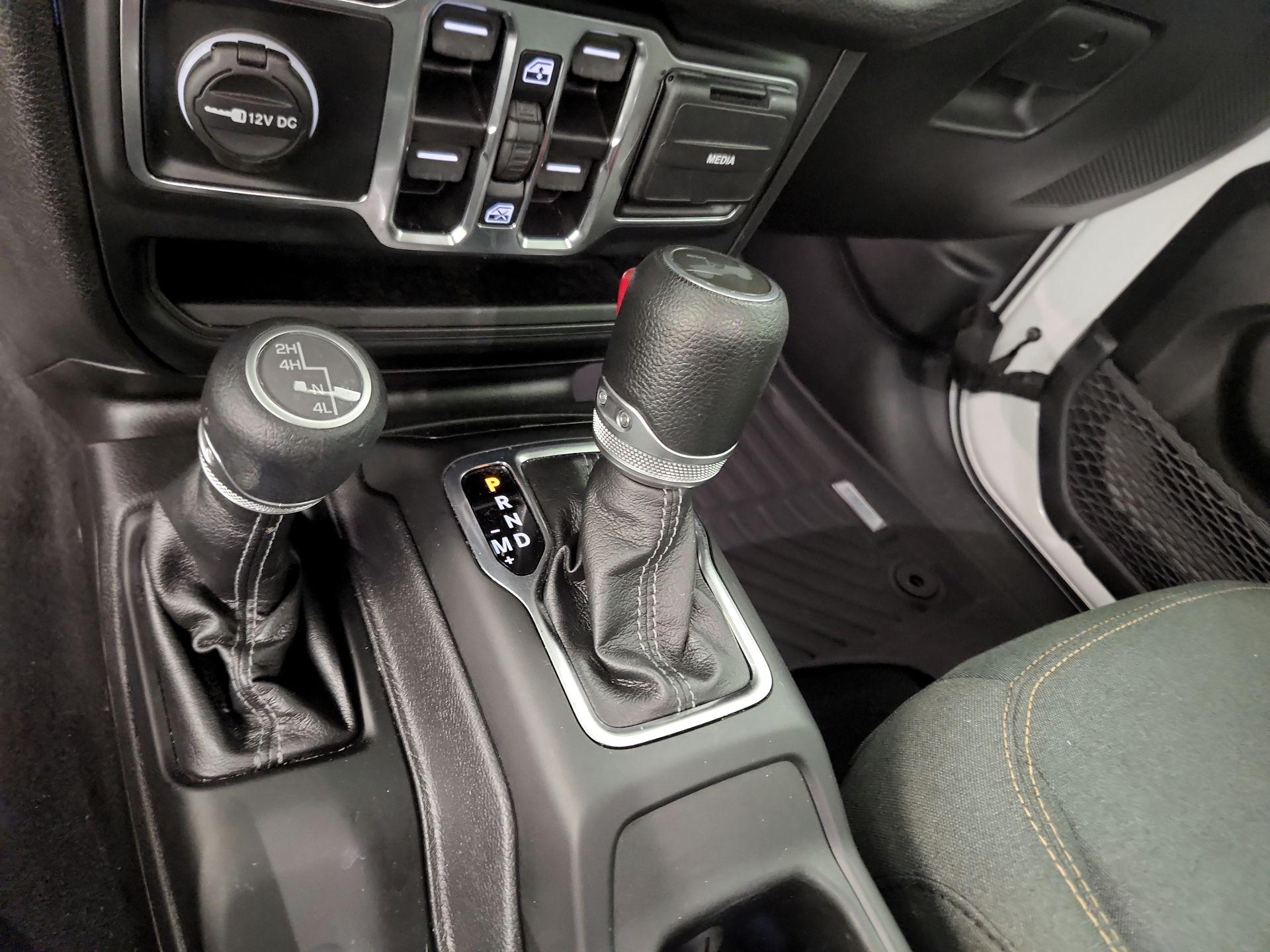 Thumbnail: 2024 Jeep Wrangler - 15