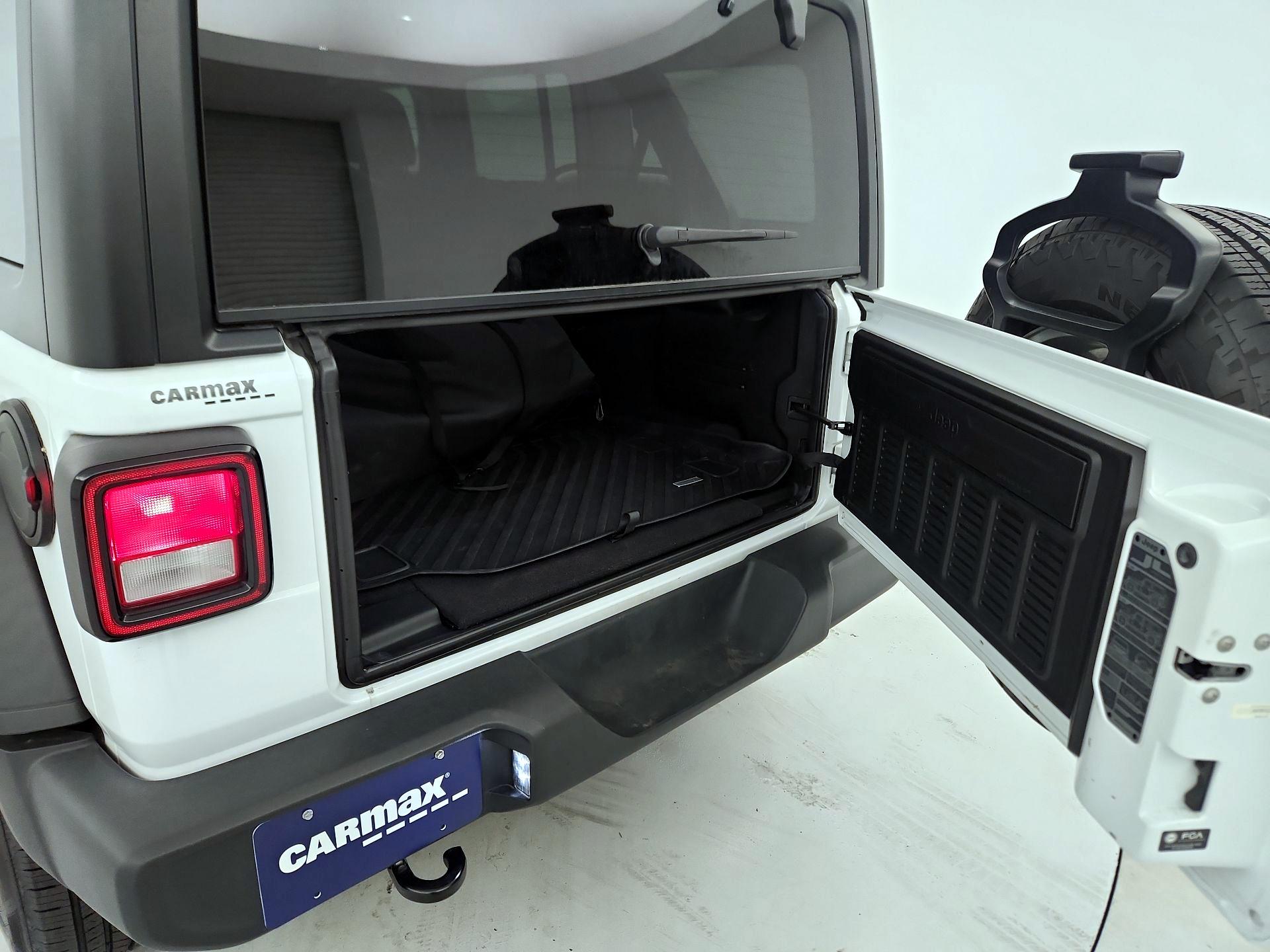 Thumbnail: 2024 Jeep Wrangler - 16