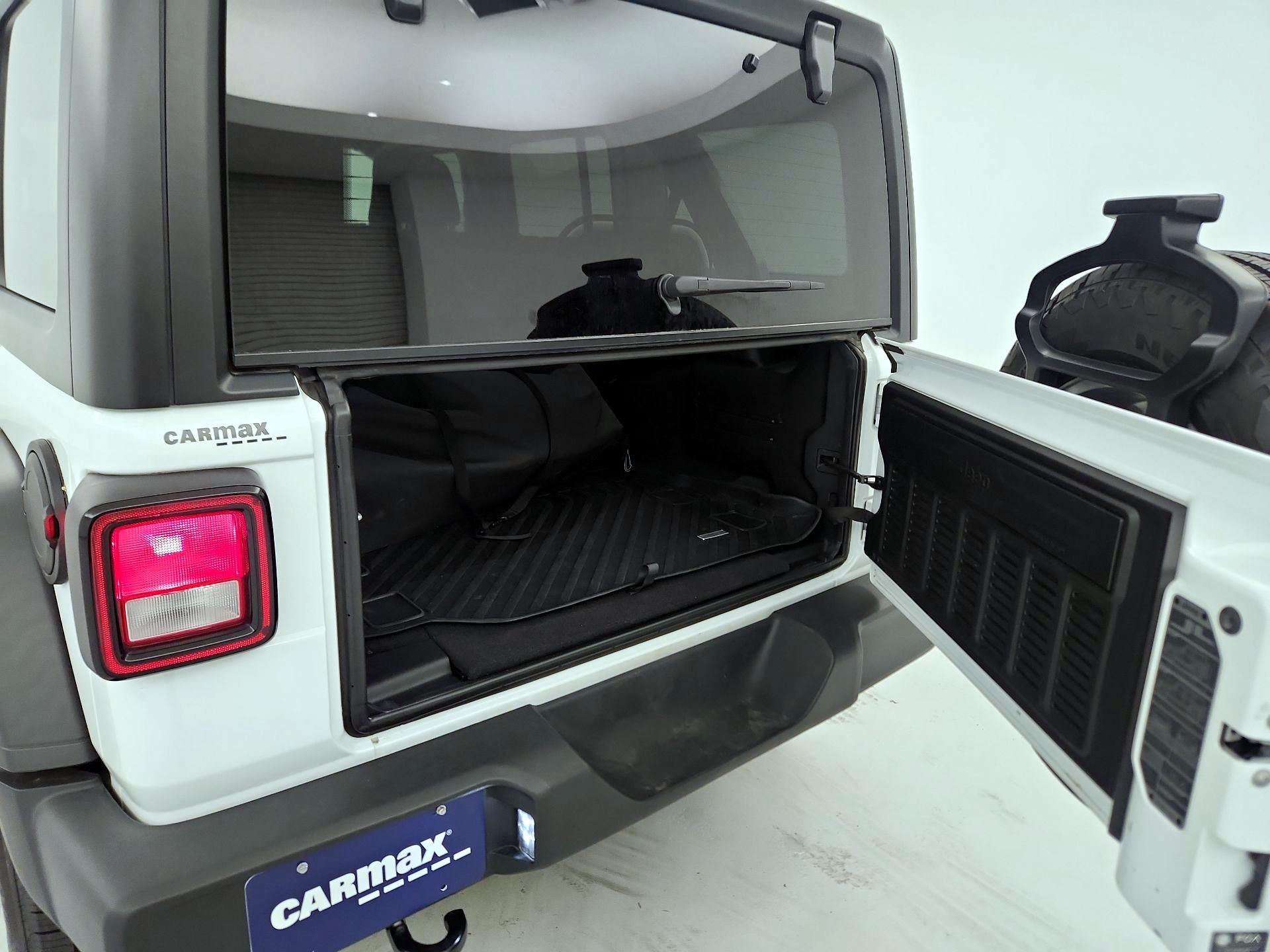 Thumbnail: 2024 Jeep Wrangler - 17