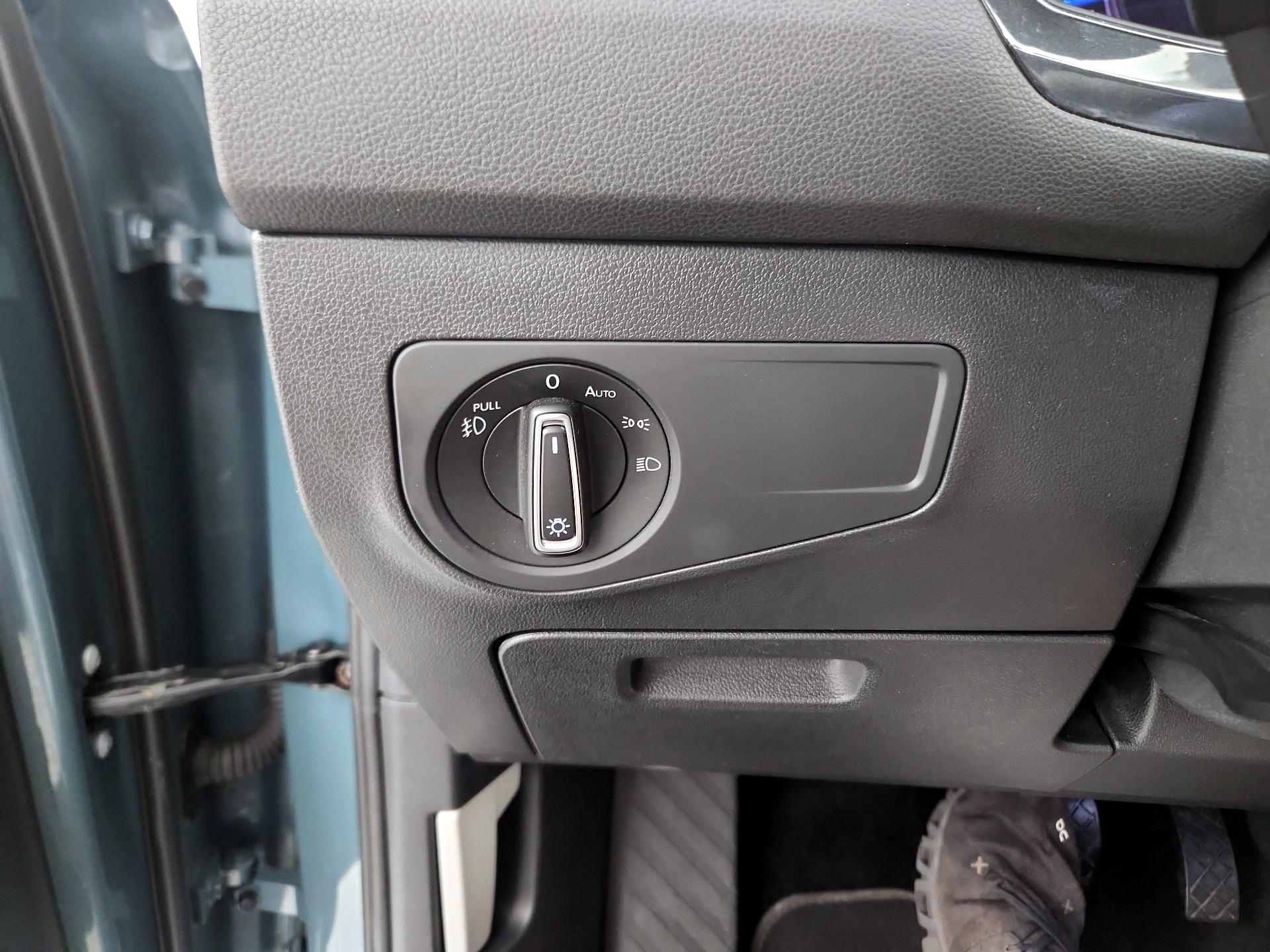 Thumbnail: 2019 Volkswagen Tiguan - 13