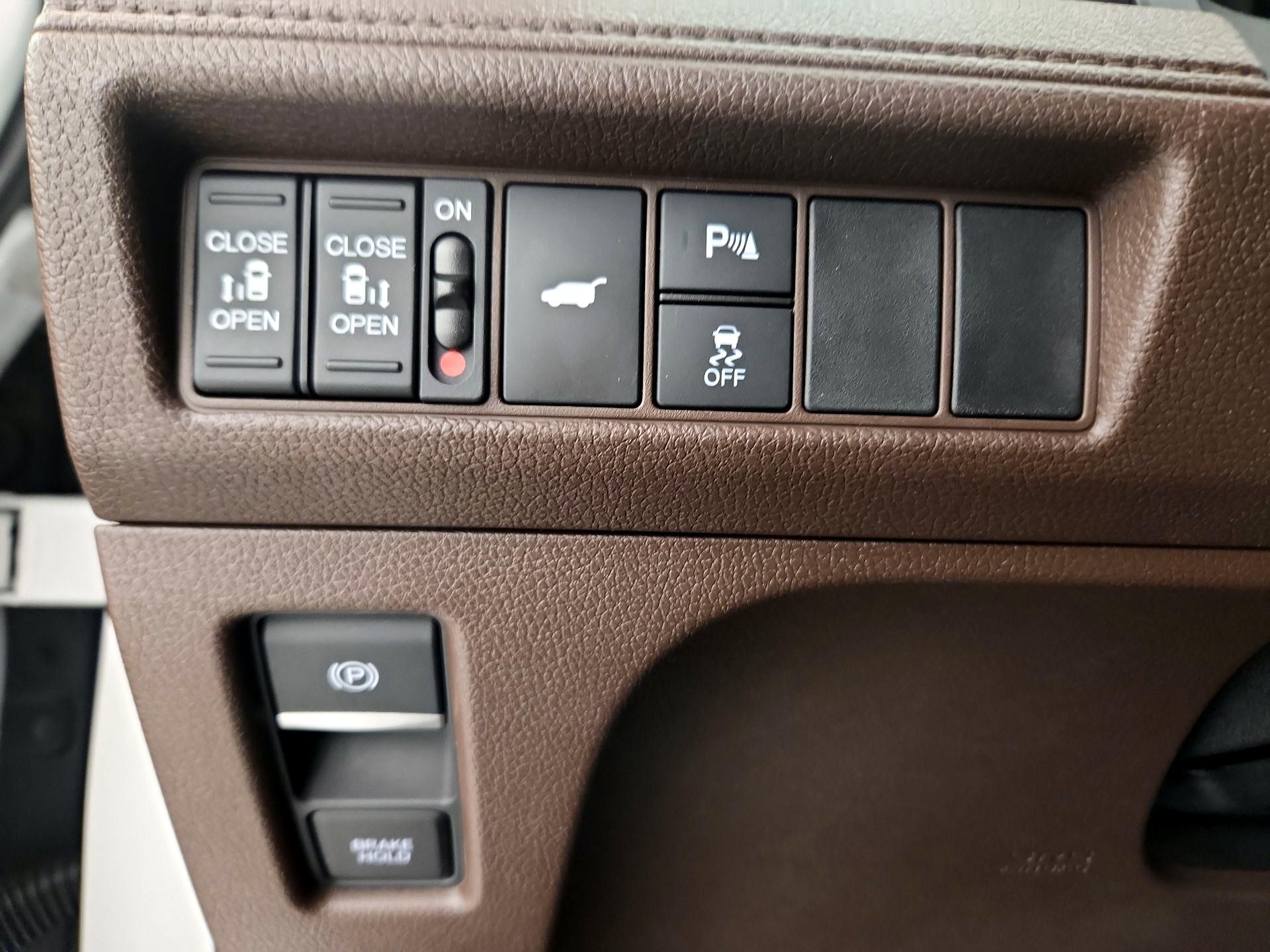 Thumbnail: 2026 Honda Odyssey - 13