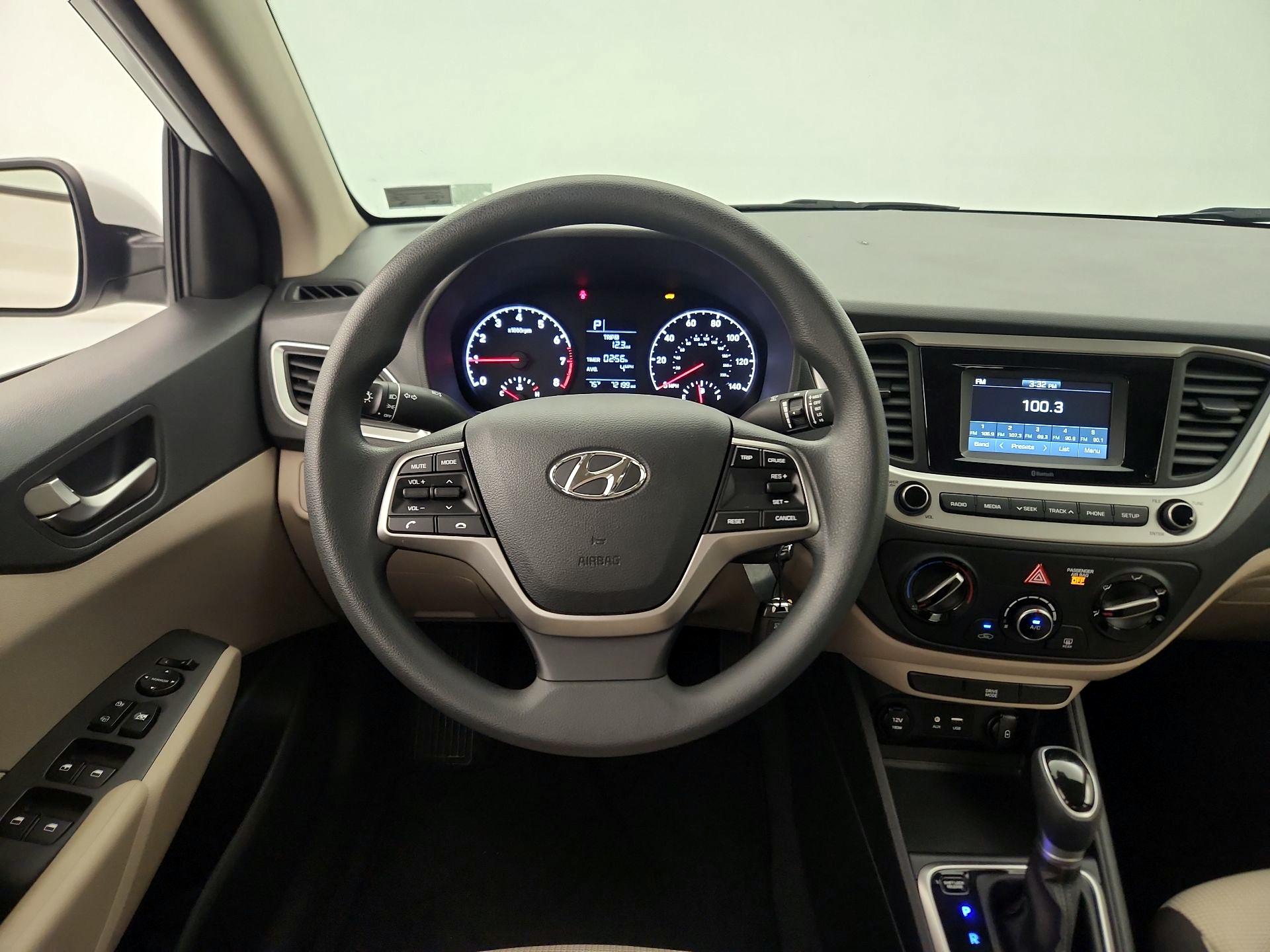 Thumbnail: 2022 Hyundai Accent - 10