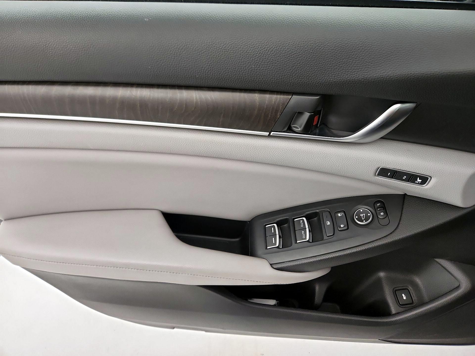 Thumbnail: 2018 Honda Accord - 12