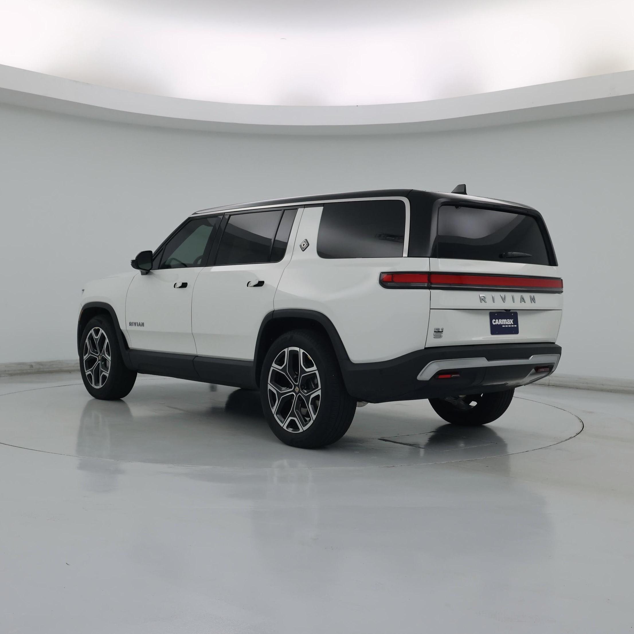 Thumbnail: 2025 Rivian R1S - 2