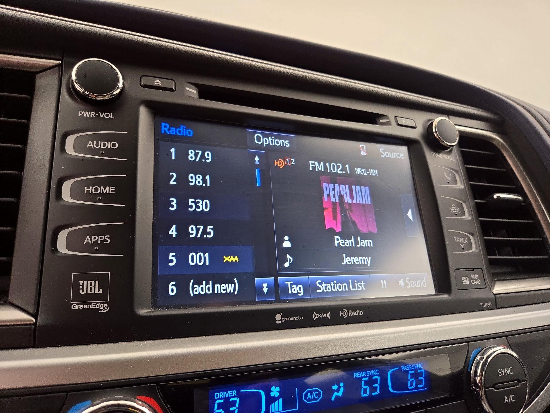 Thumbnail: 2016 Toyota Highlander - 15
