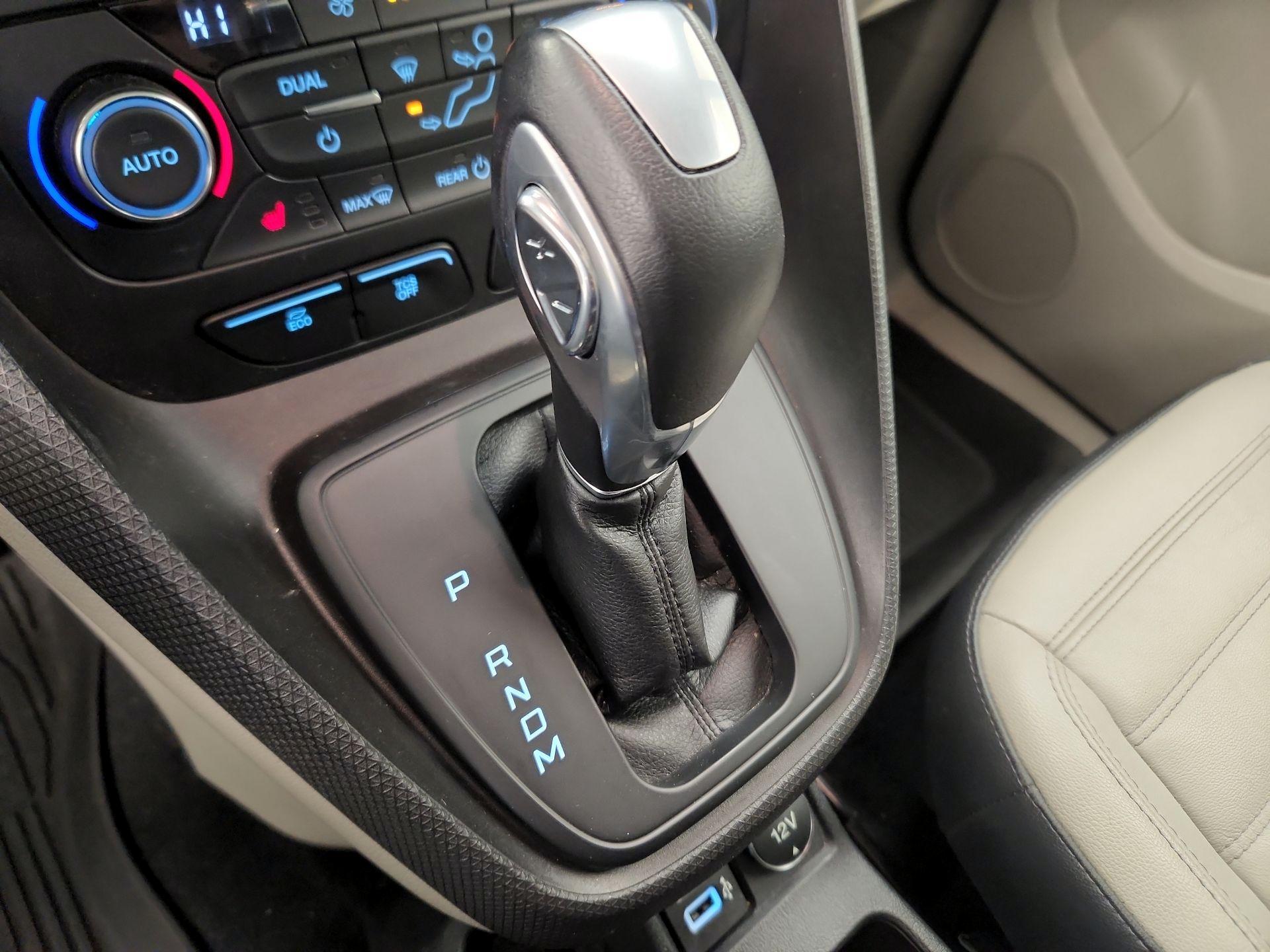 Thumbnail: 2019 Ford Transit Series - 18