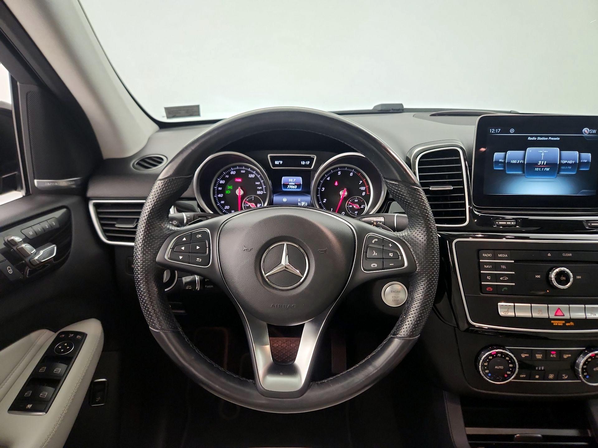 Thumbnail: 2016 Mercedes-Benz GLE - 10