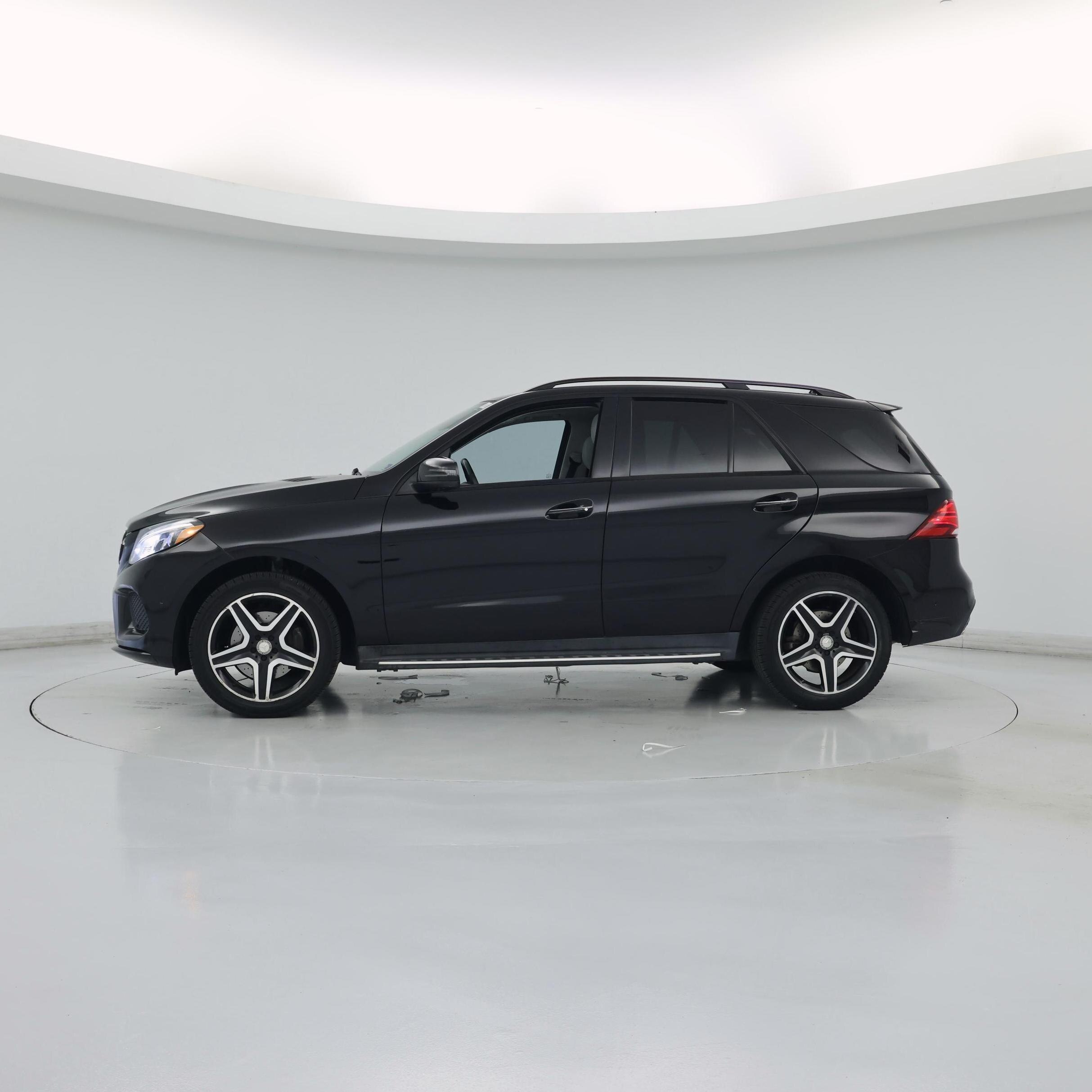 Thumbnail: 2016 Mercedes-Benz GLE - 3