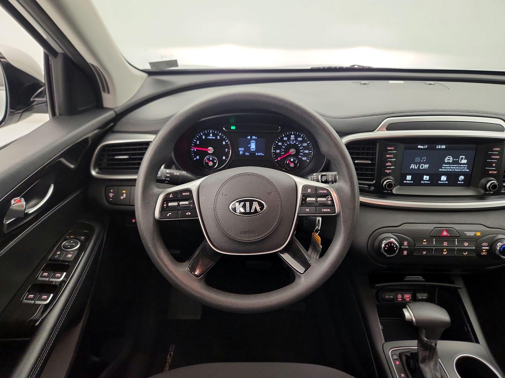 Thumbnail: 2020 Kia Sorento - 10