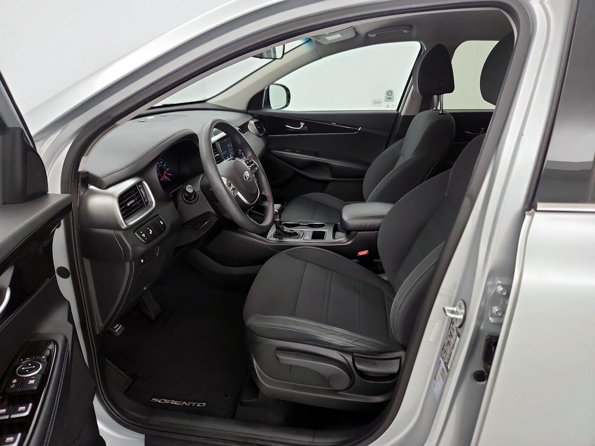 Thumbnail: 2020 Kia Sorento - 11
