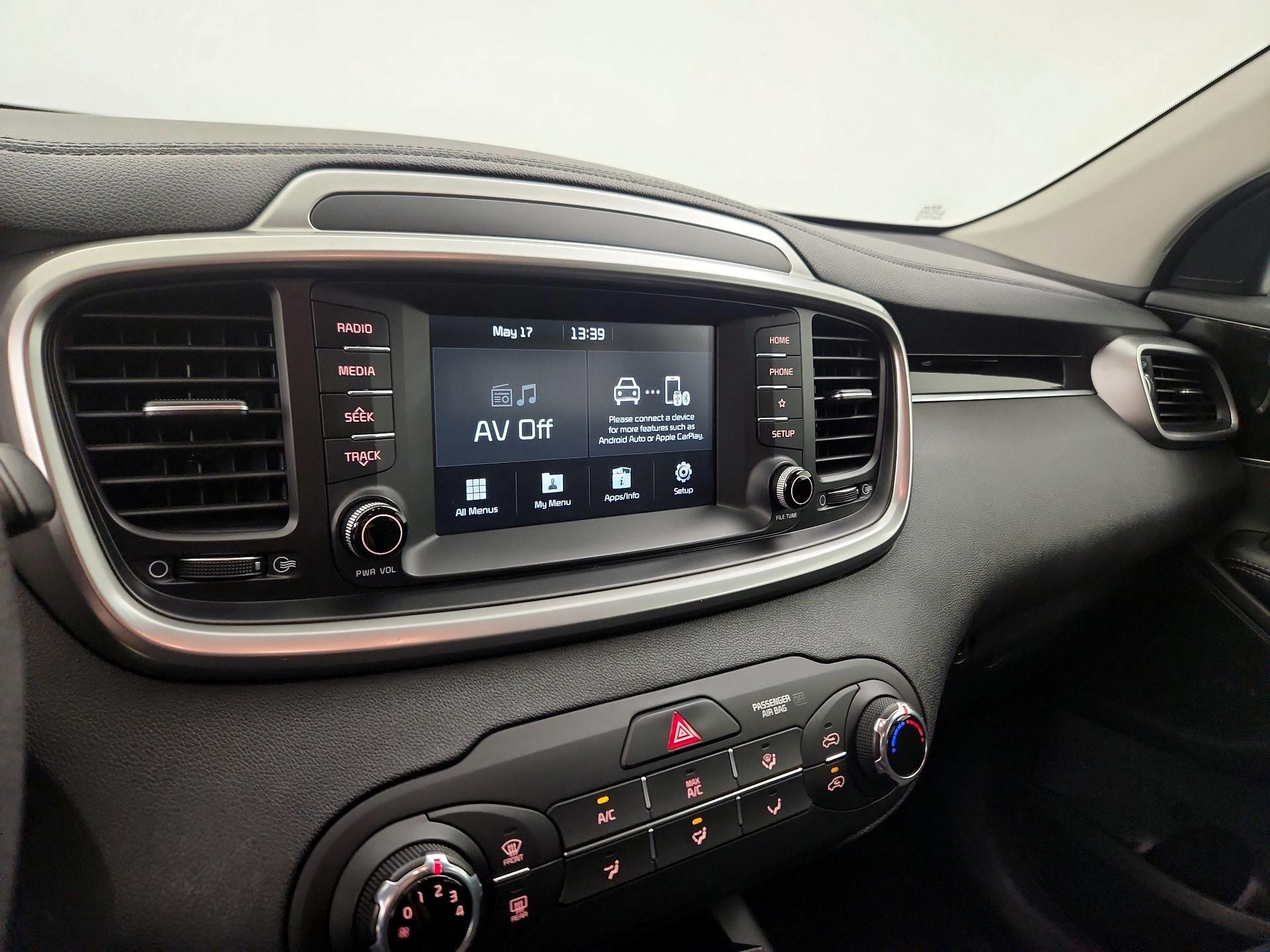 Thumbnail: 2020 Kia Sorento - 13